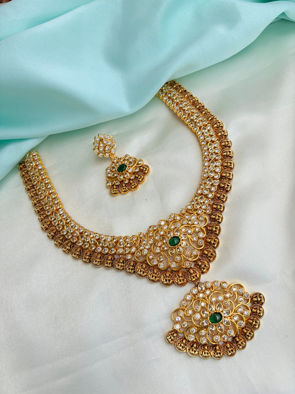 Premium Antique Gold-Plated CZ and Emerald Neckset with Earrings Ns235