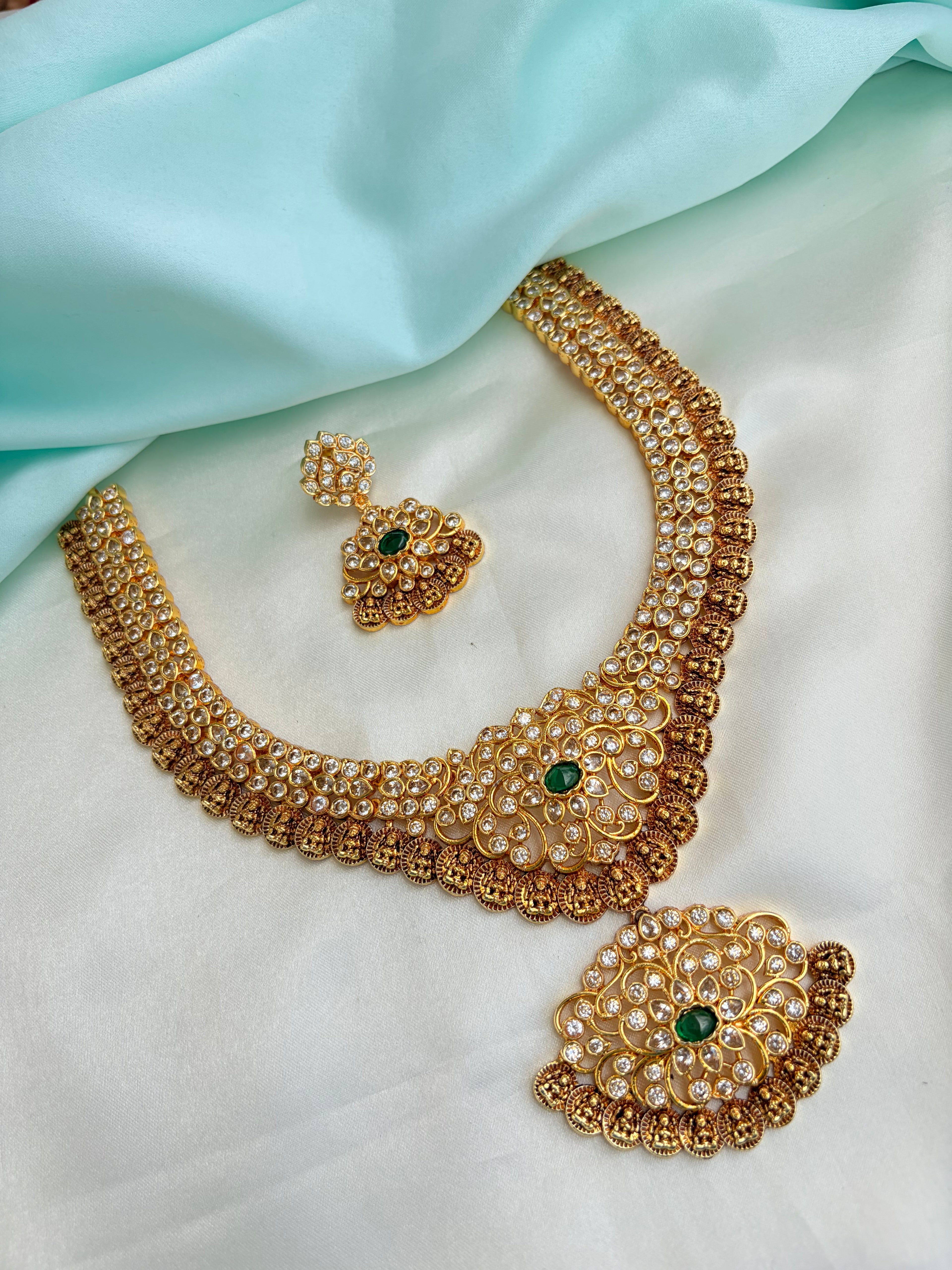 Premium Antique Gold-Plated CZ and Emerald Neckset with Earrings Ns235
