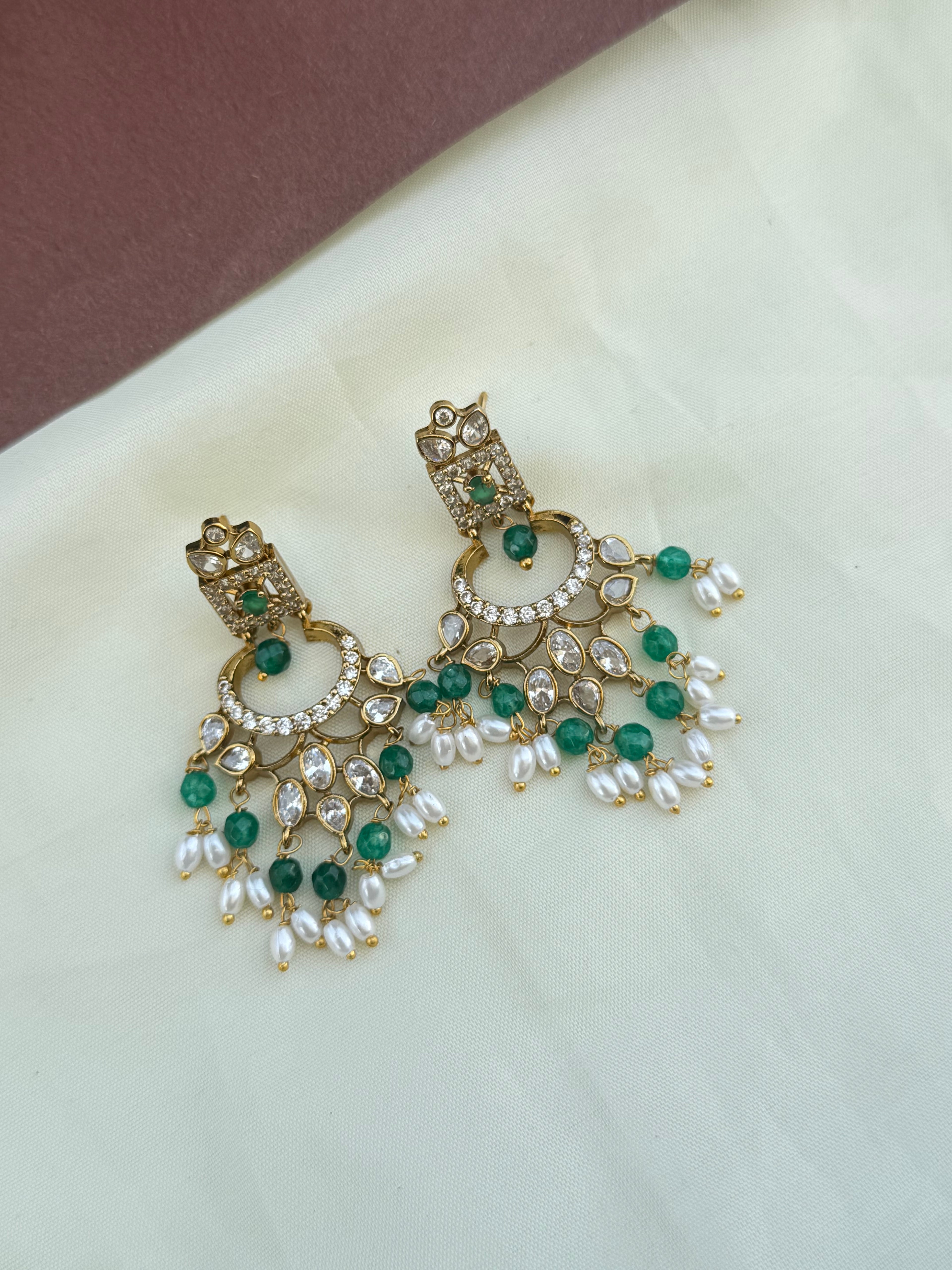 Er2049 rice pearl chandbali earrings