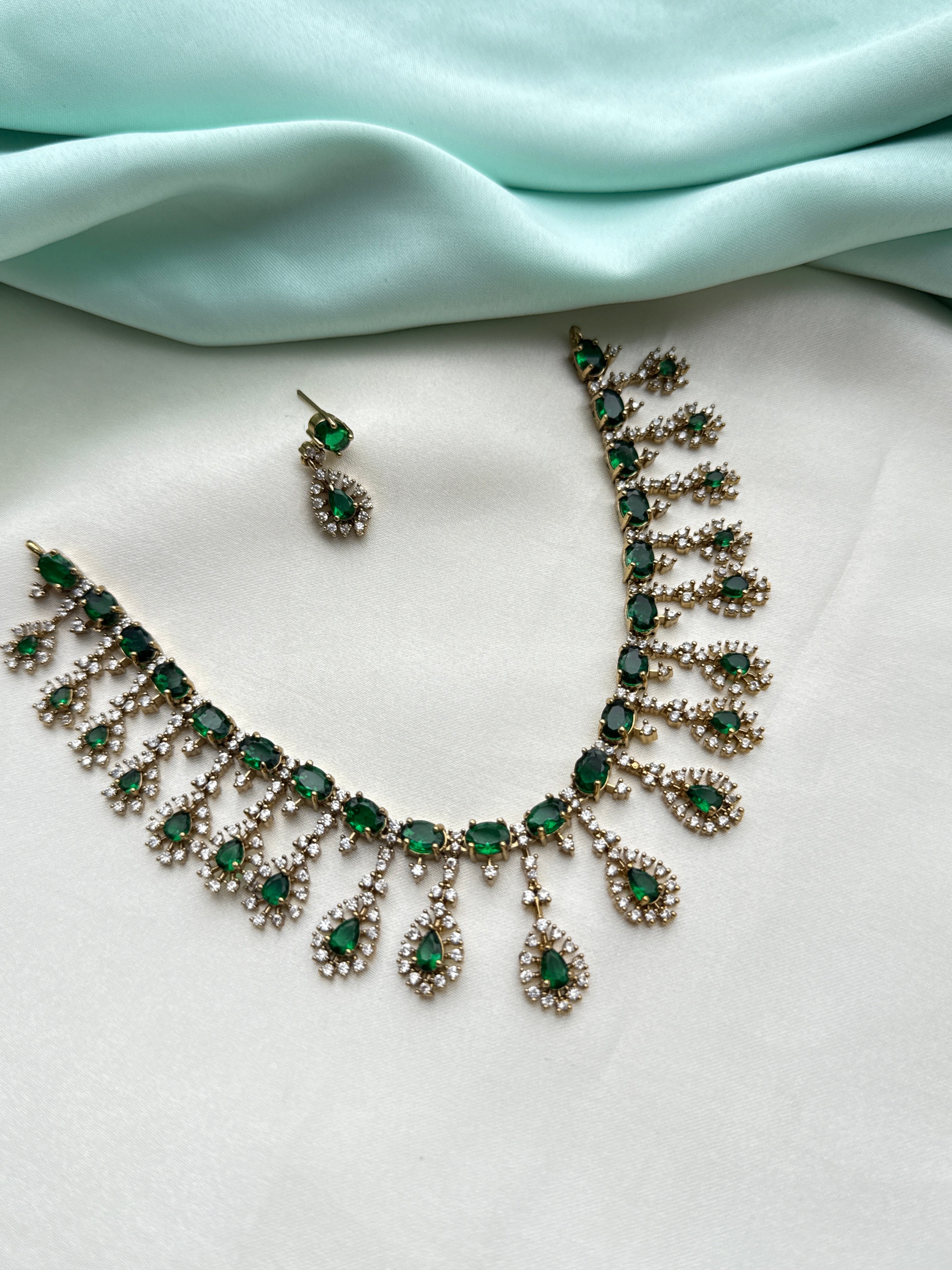 Ns865 emerald short neckset with earrings