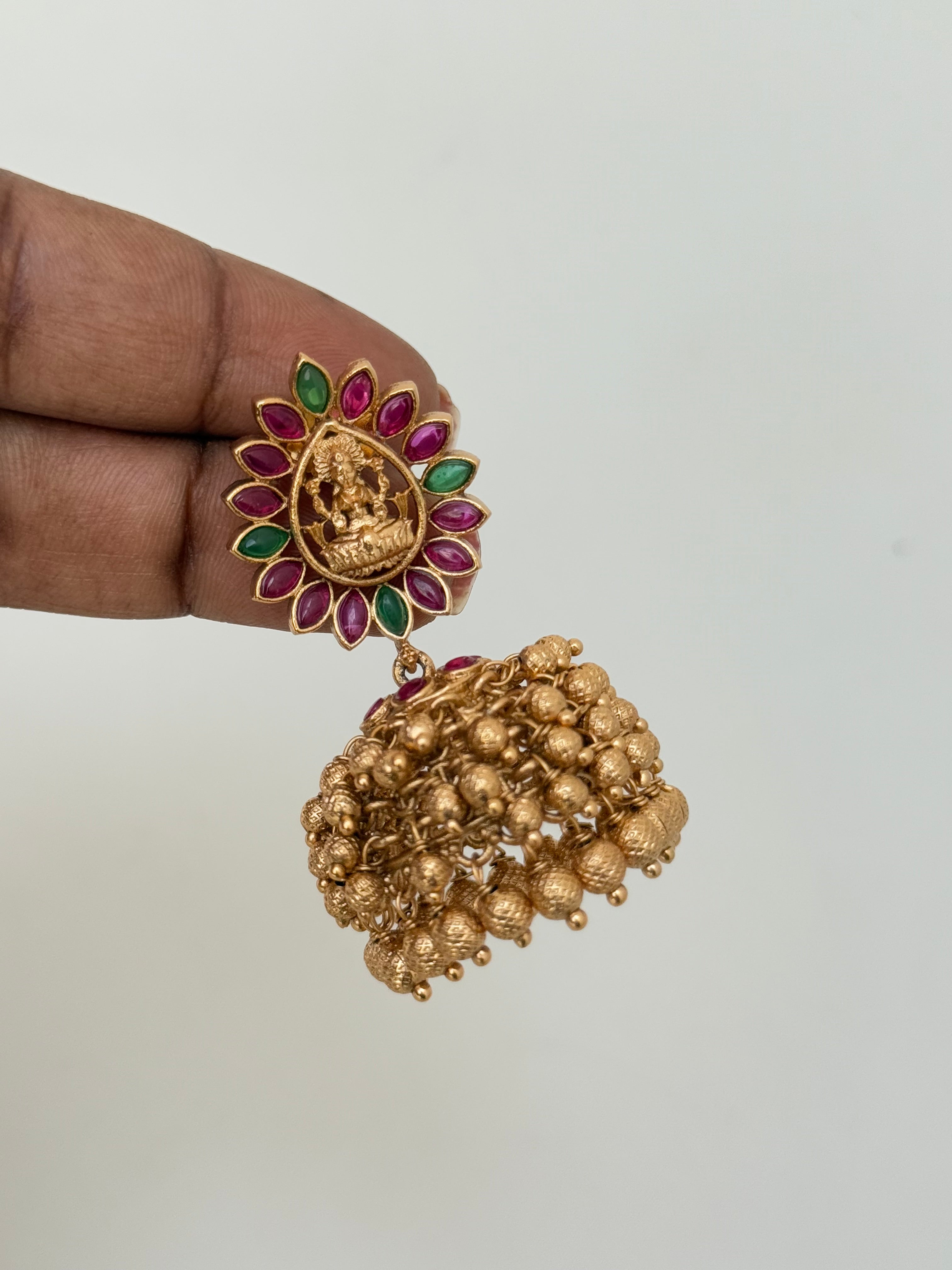 Er5060 lakshmi devi butta Earrings
