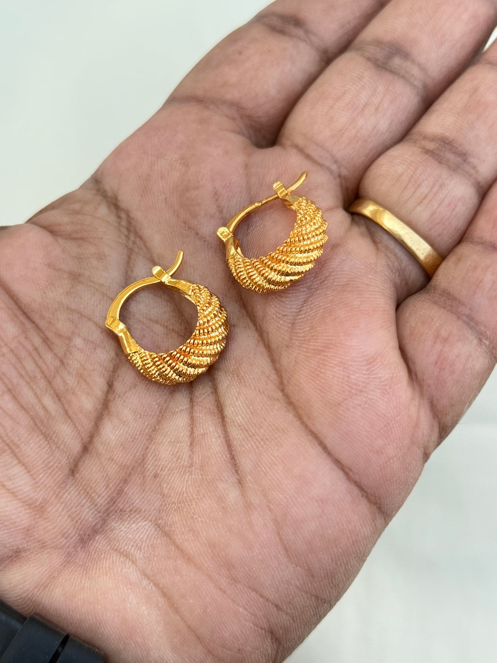 Er004 gold hoops