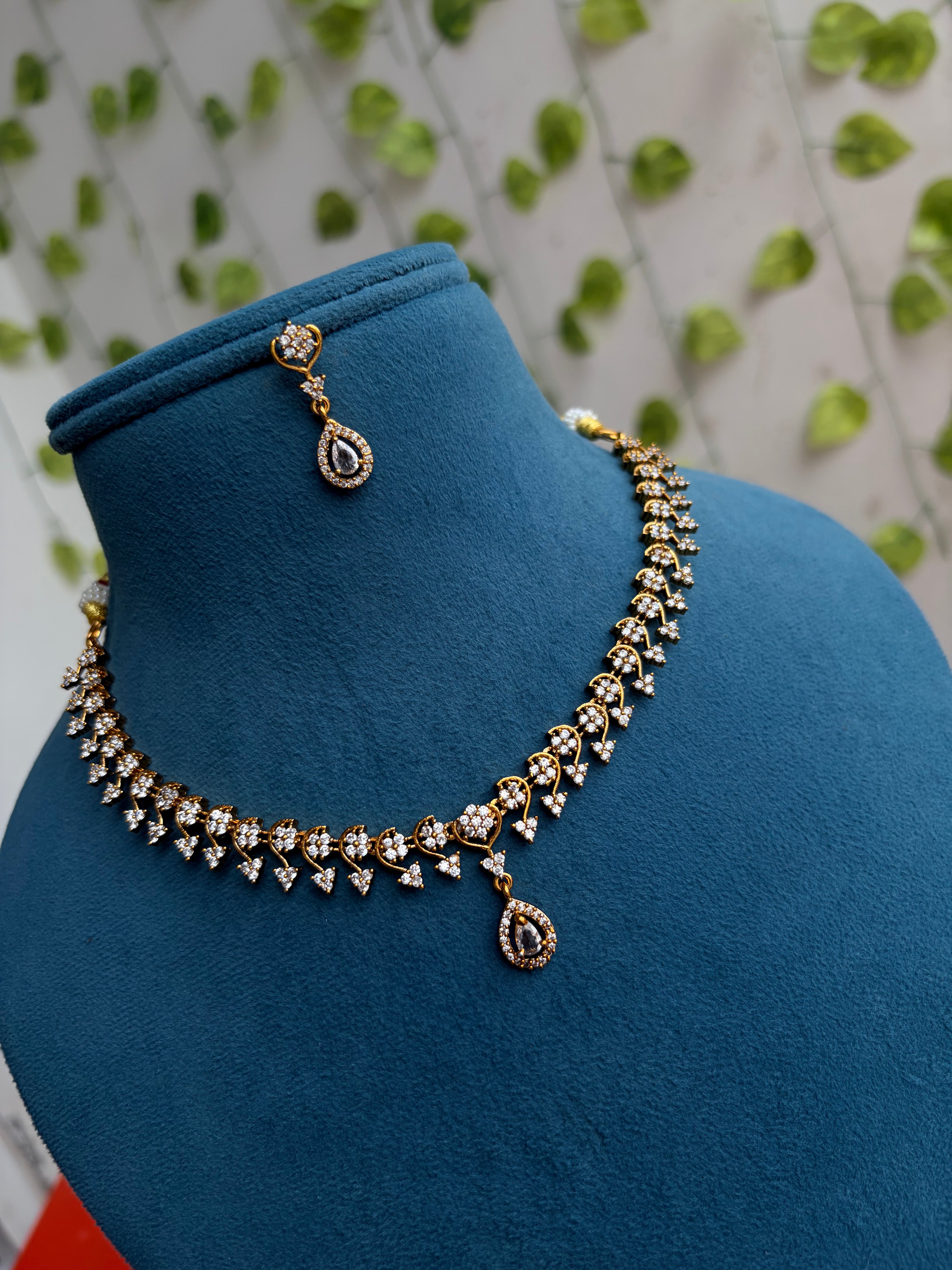 Flower design drop pendant short Neckset with earrings - Ns840