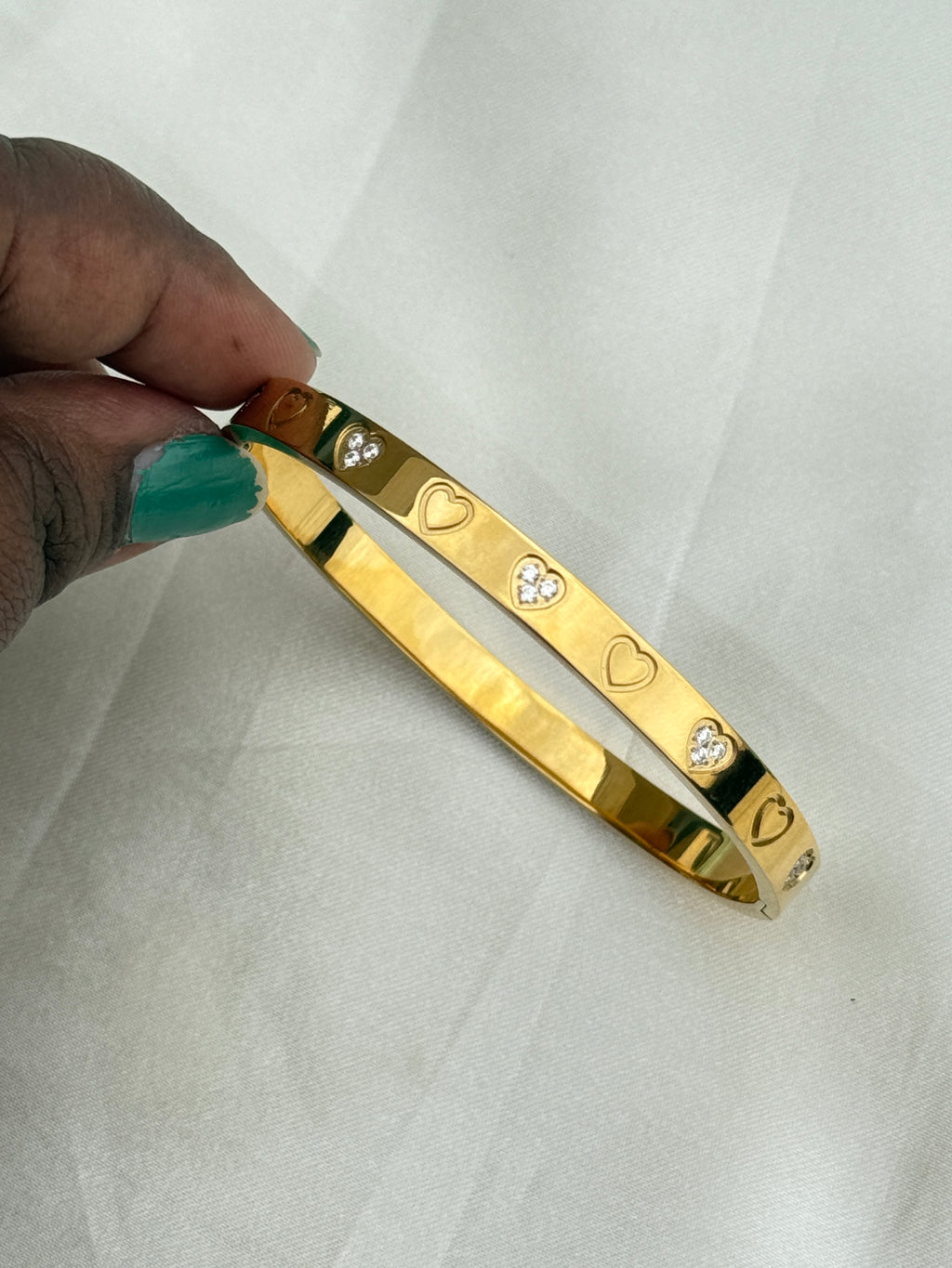 Ab586 anti tarnish heart stones 2.4 to 2.6 openable kada bracelet