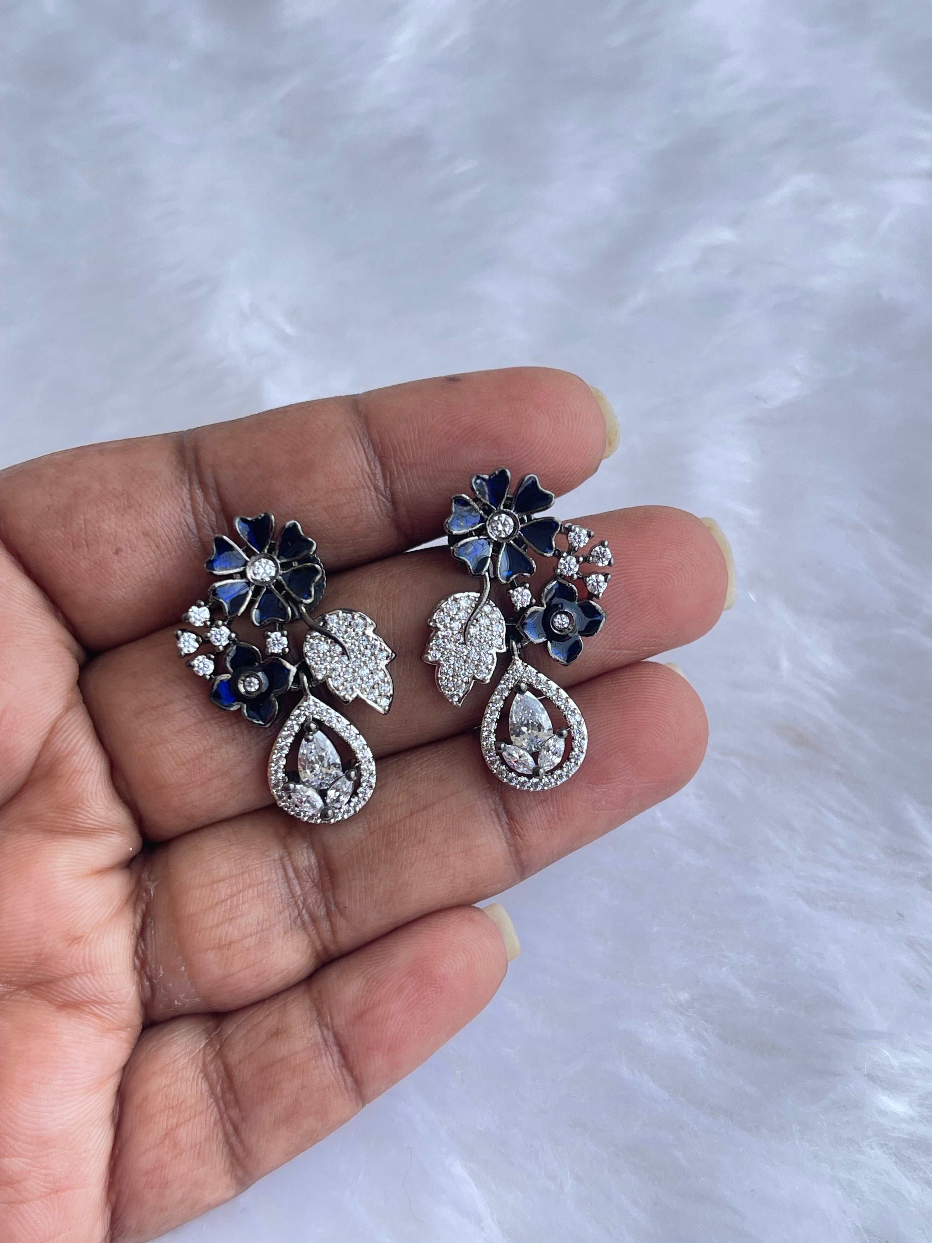 Cute lightweight statement leaf earrings
