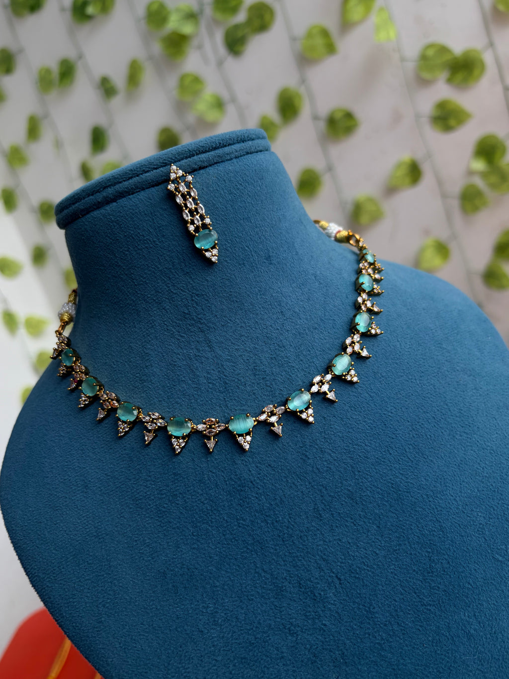 Short neckset with oval earrings - Ns836