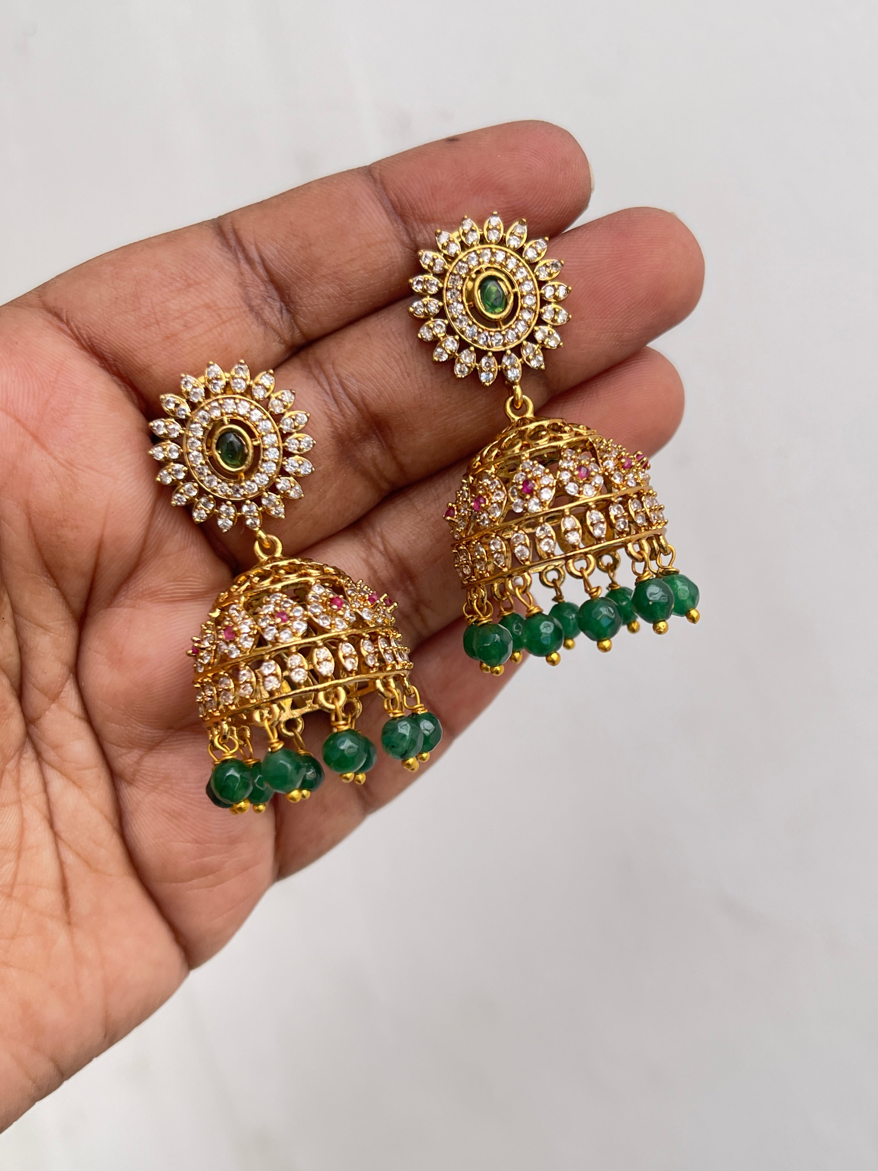 Round butta green beads