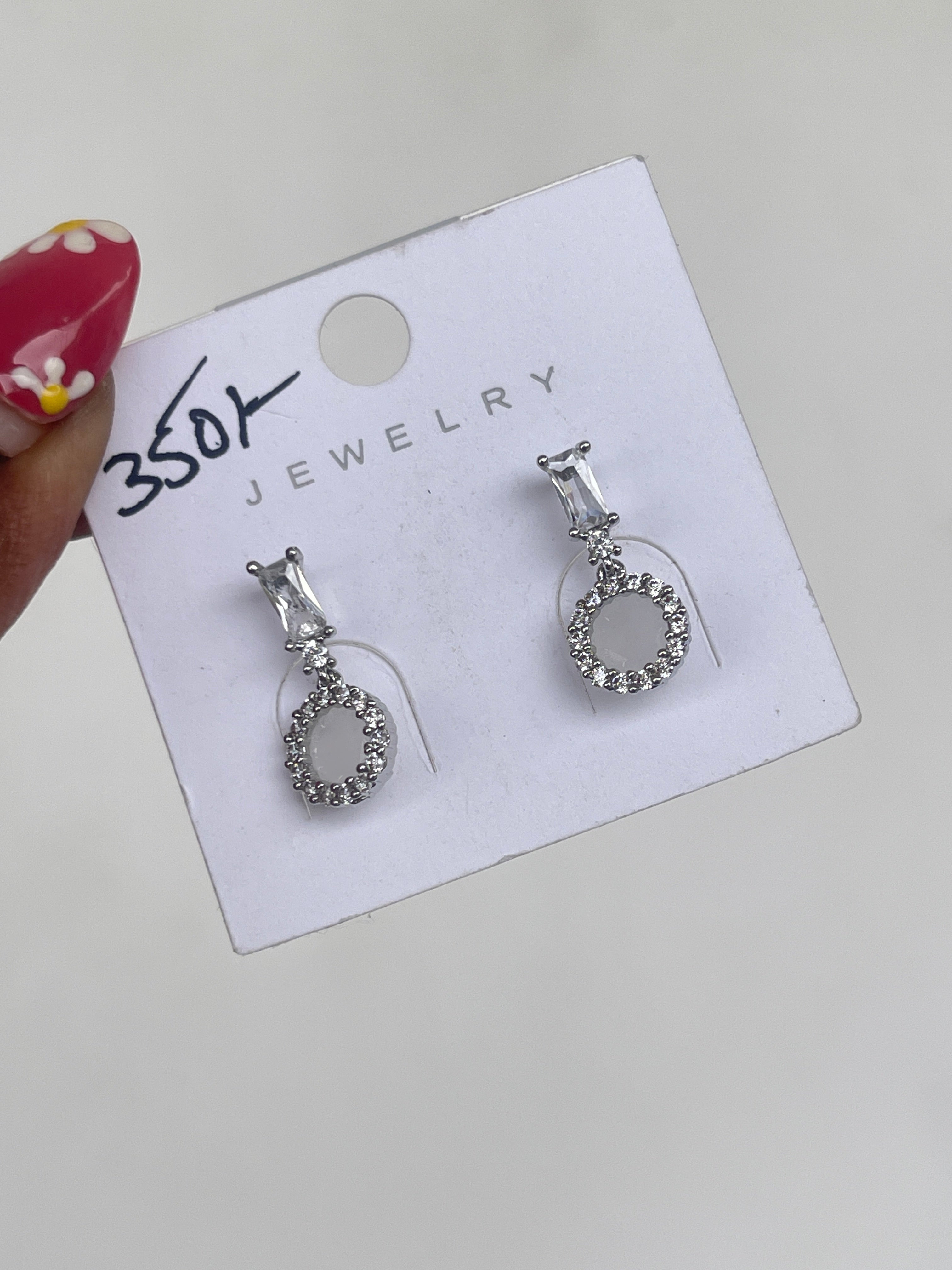 Silver earrings Color won't fade