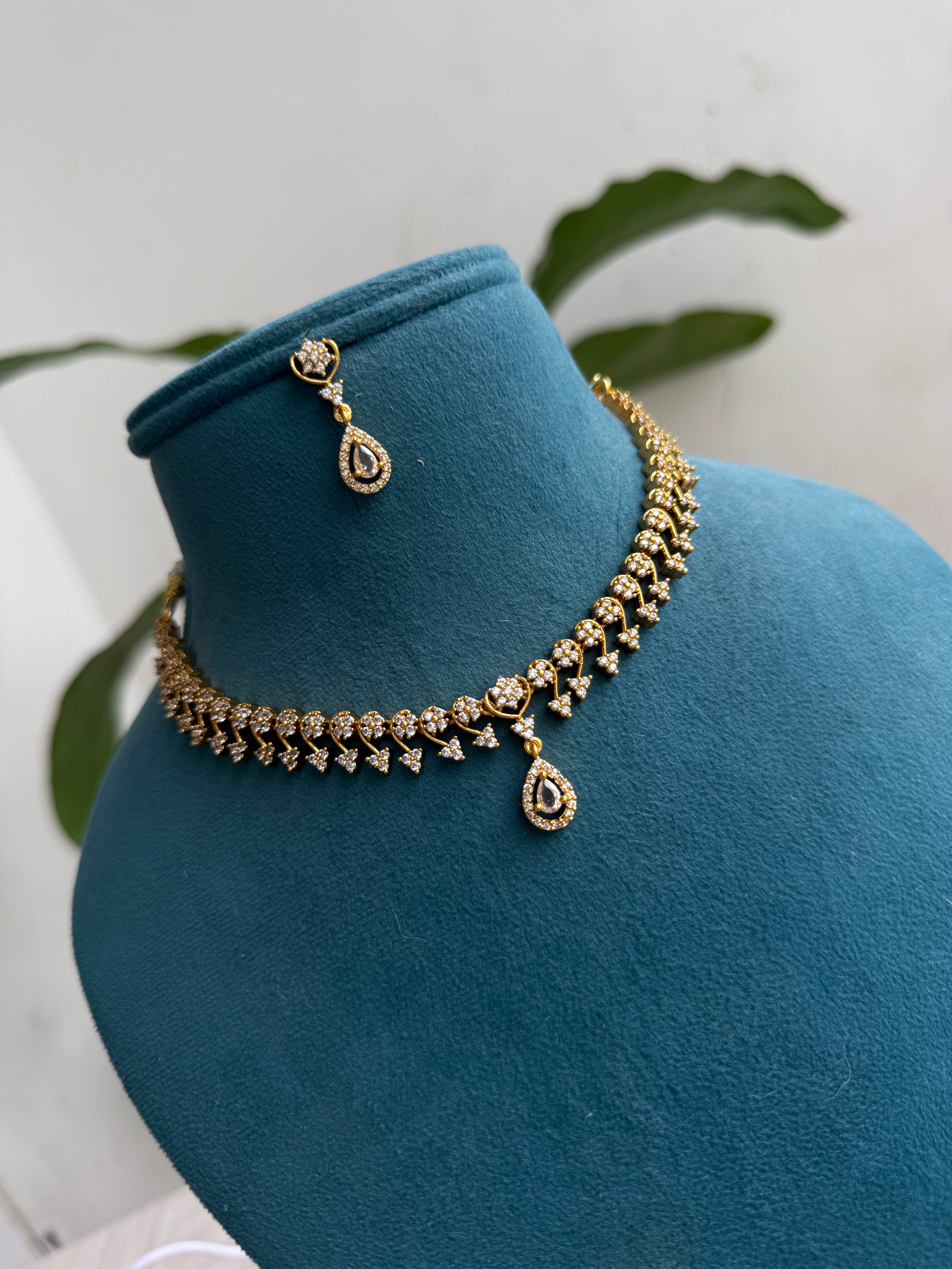 Ns438 simple white stone neckset