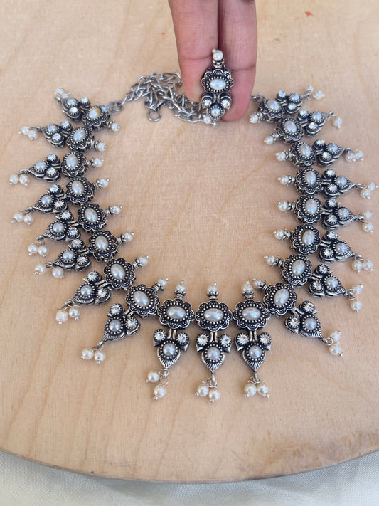 Oxidised pearl neckset with earrings