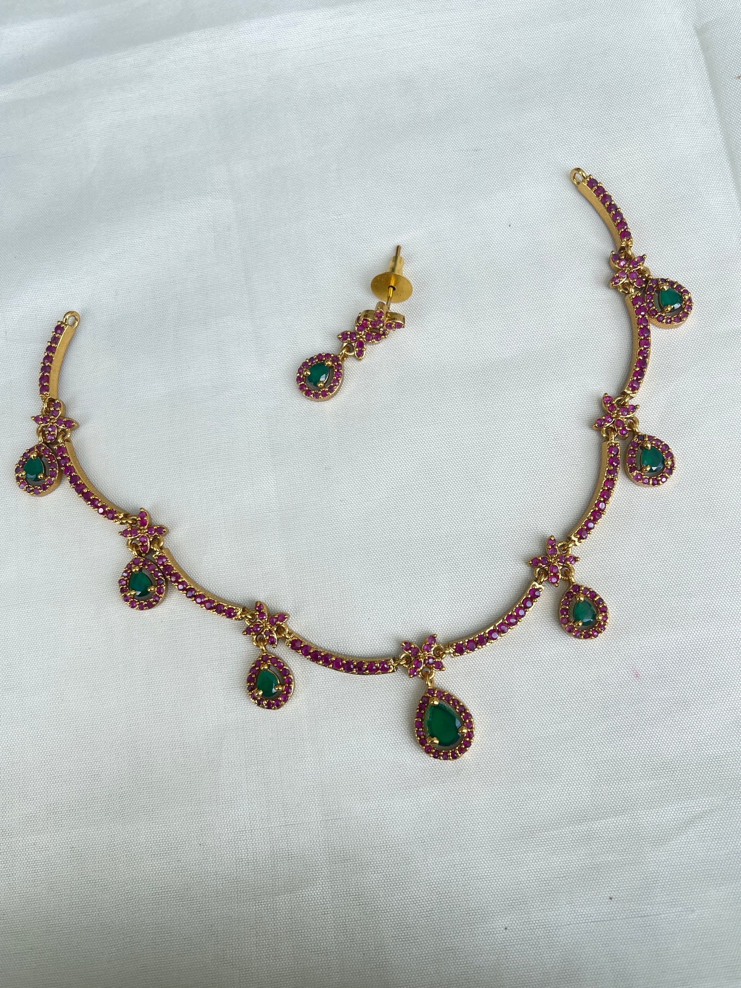 Simple ruby colour choker with earrings suitable for both Adults and kids ck1591