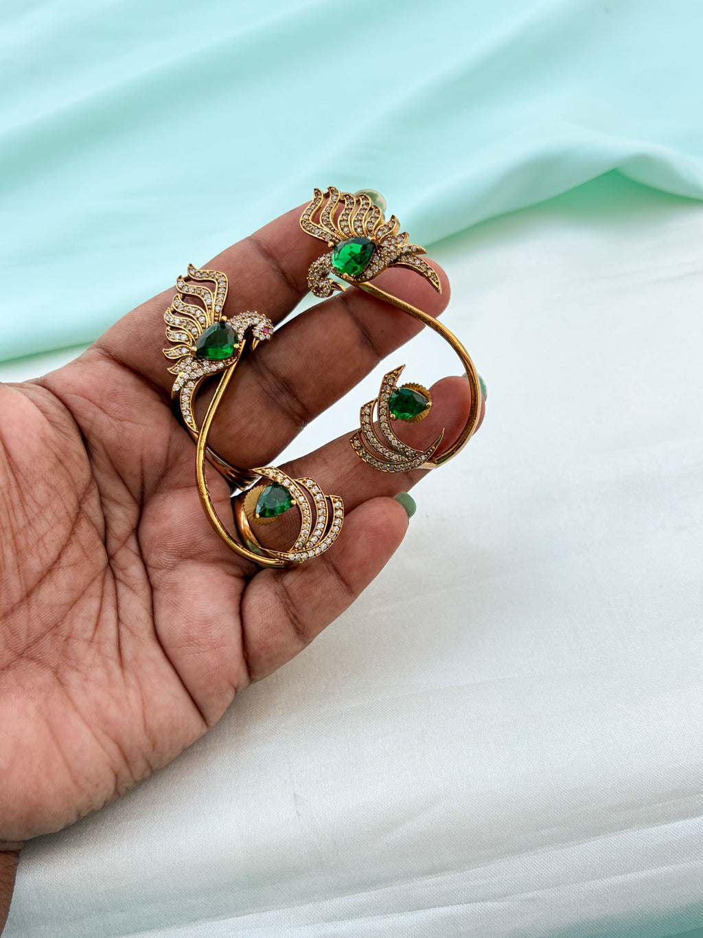 Unique Peacock green earcuffs Er950