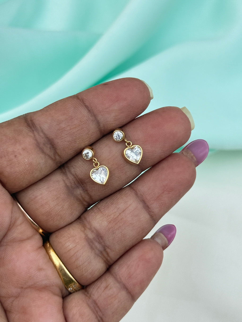 Er267 anti tarnish white stone heart earrings