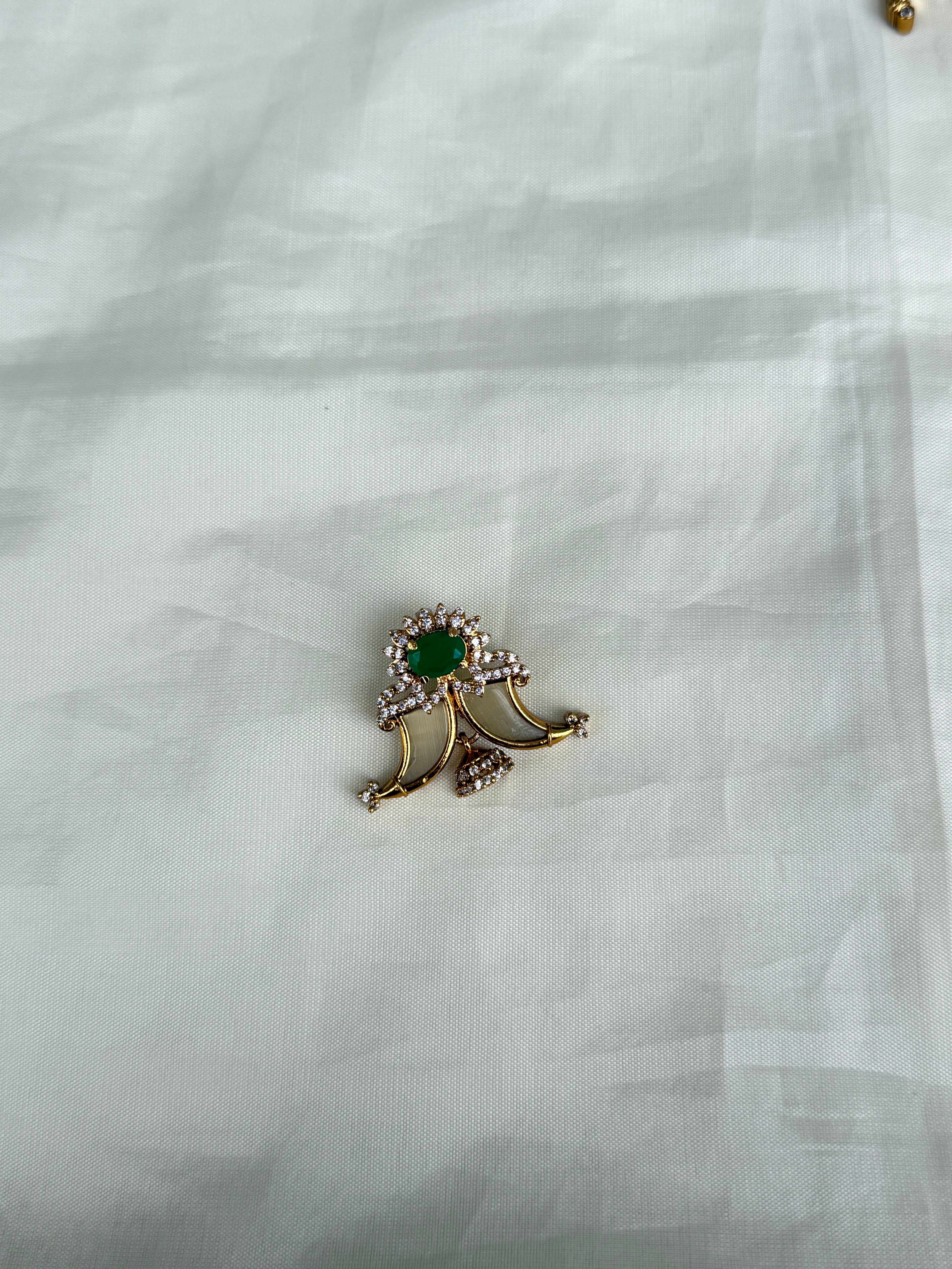 Pg009 puligoru pendant in green and ruby