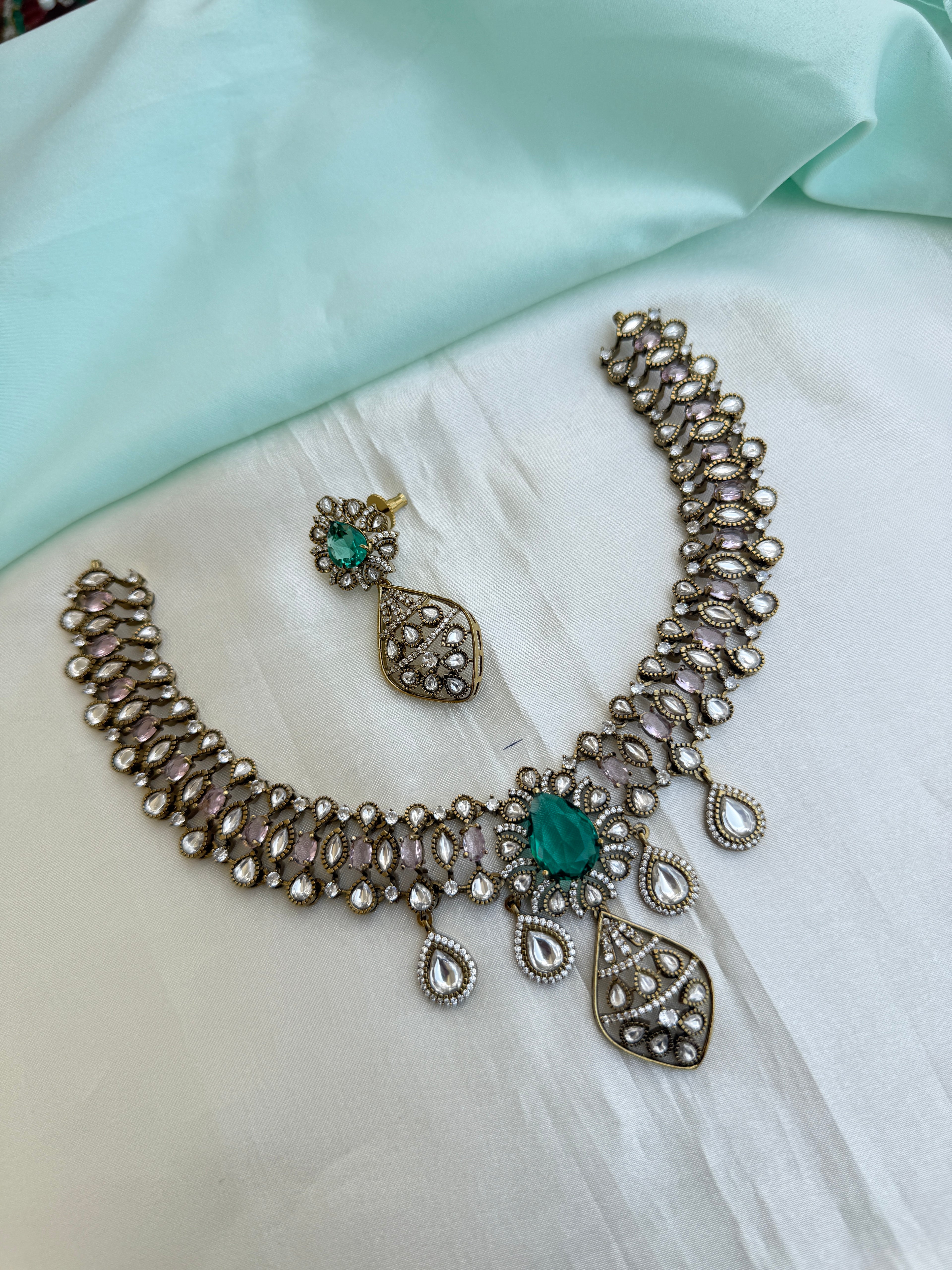 Emerald Dewdrop Kundan Neckset with flower design earrings Ns993
