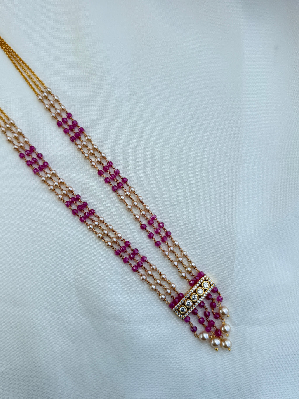 Ns555 uncuts pendant 3 lines beads chain