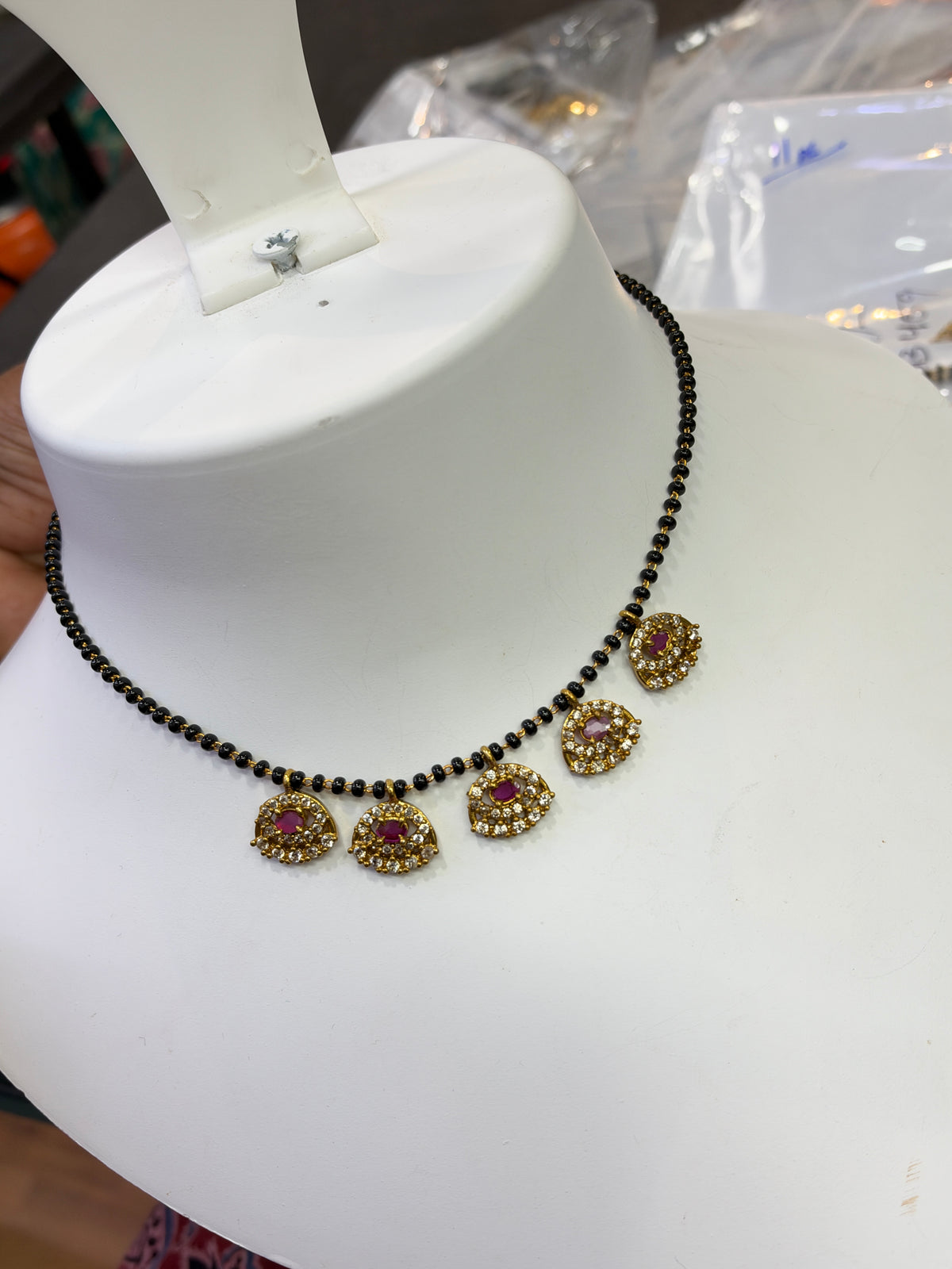 Bb409 18 inches single line blackbeads