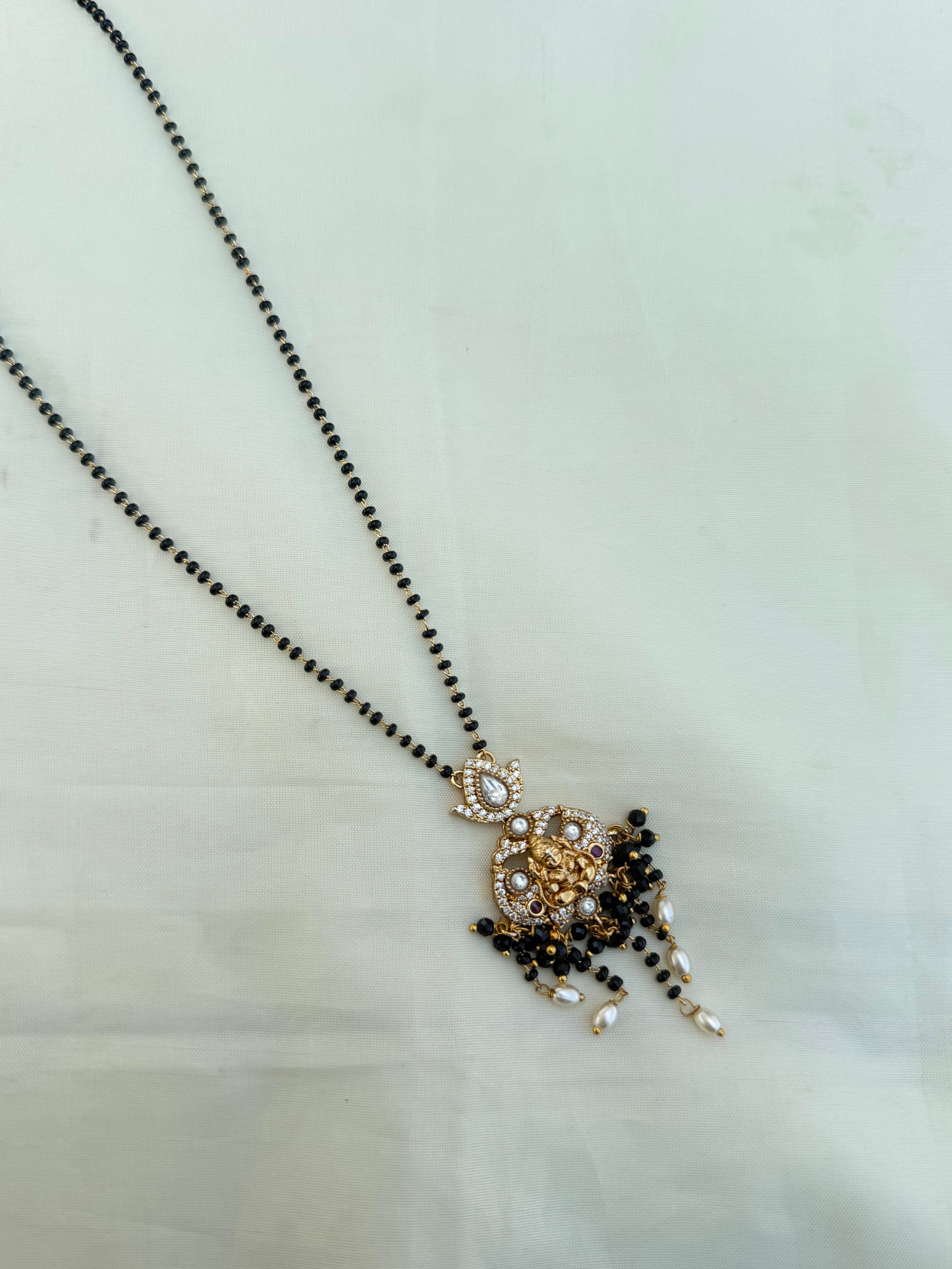 Bb3000 Lakshmi Devi pearl hanging Blackbeads