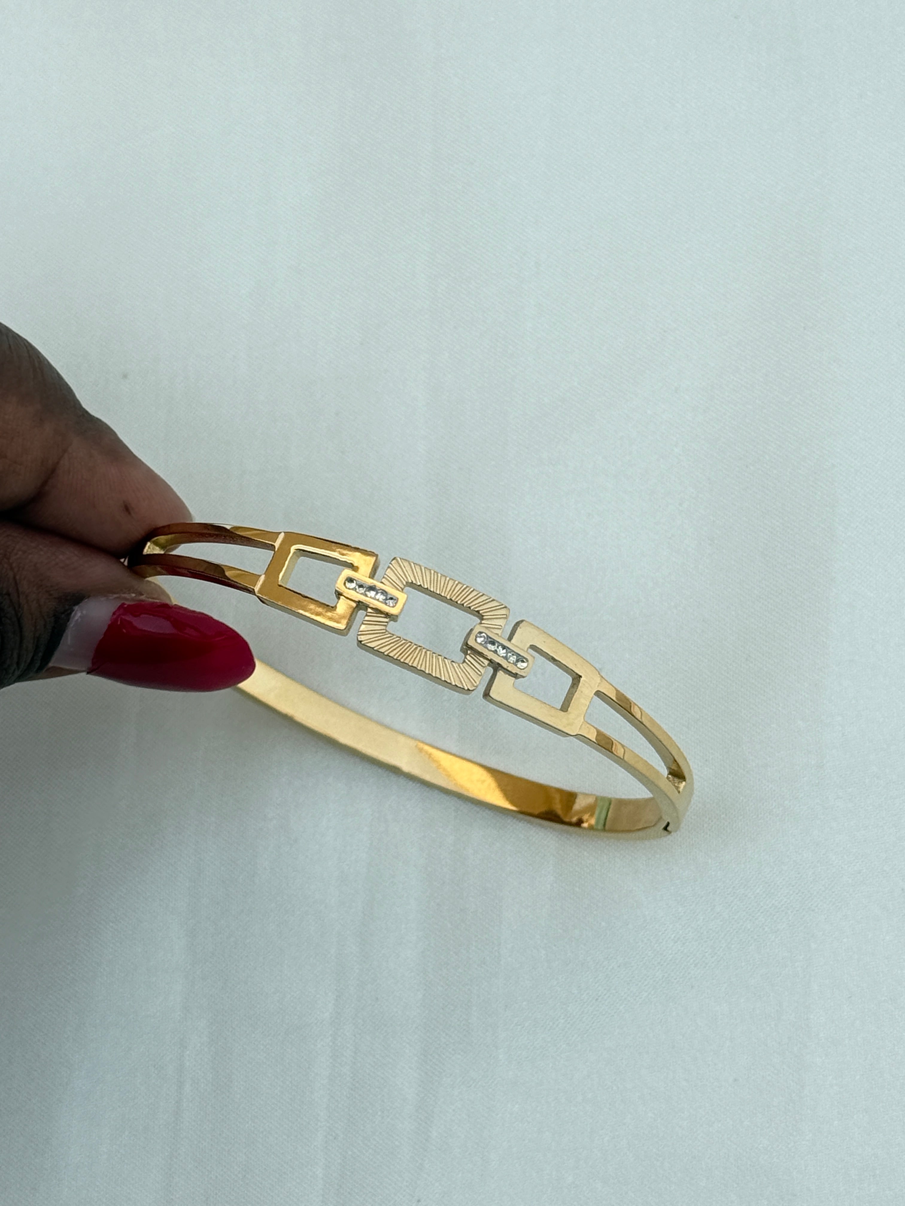 Ab562 anti tarnish openable bracelet