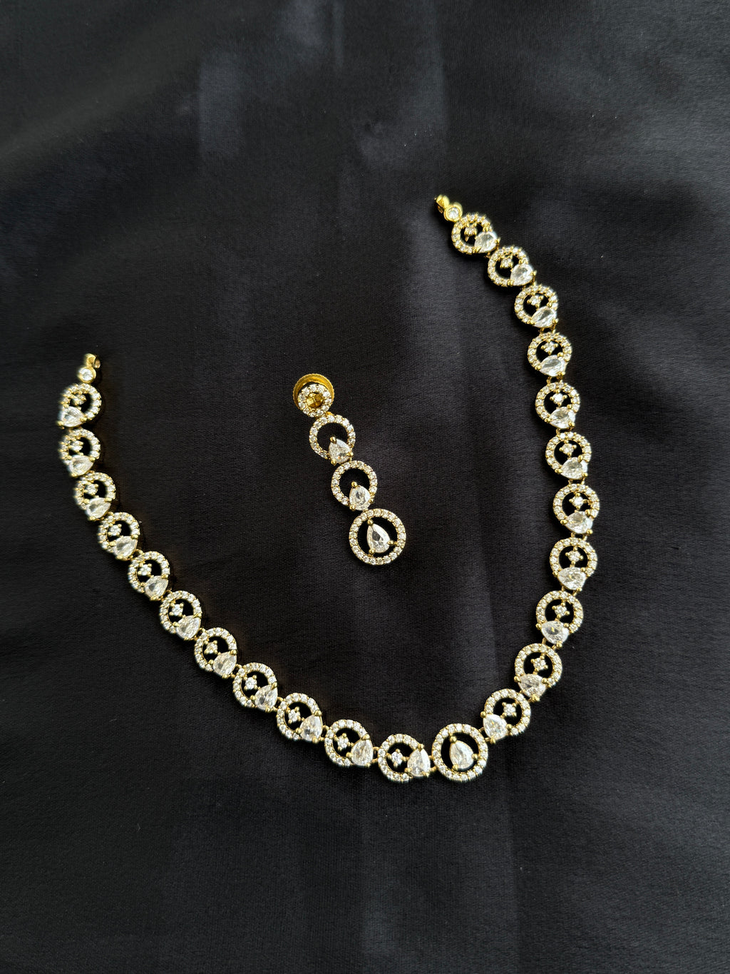 Ns270 simple diamond finish neckset with earrings