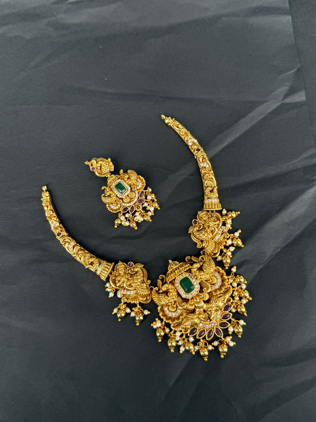 NS403 Lakshmidevi Nakshi Kante with earrings in green stone