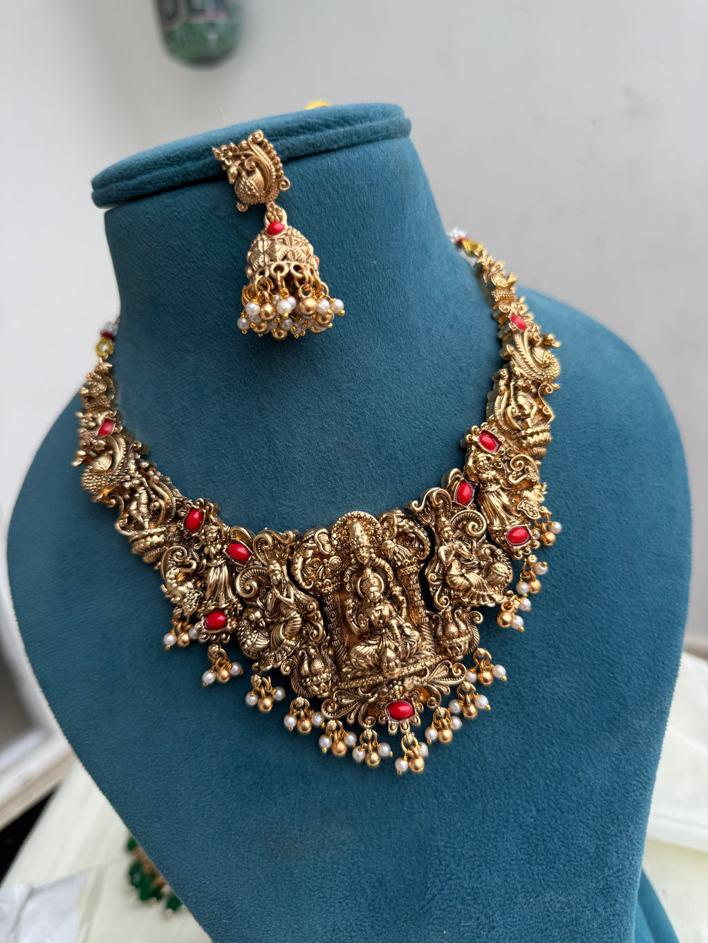 Ns313 Lakshmi Devi corals short neckset