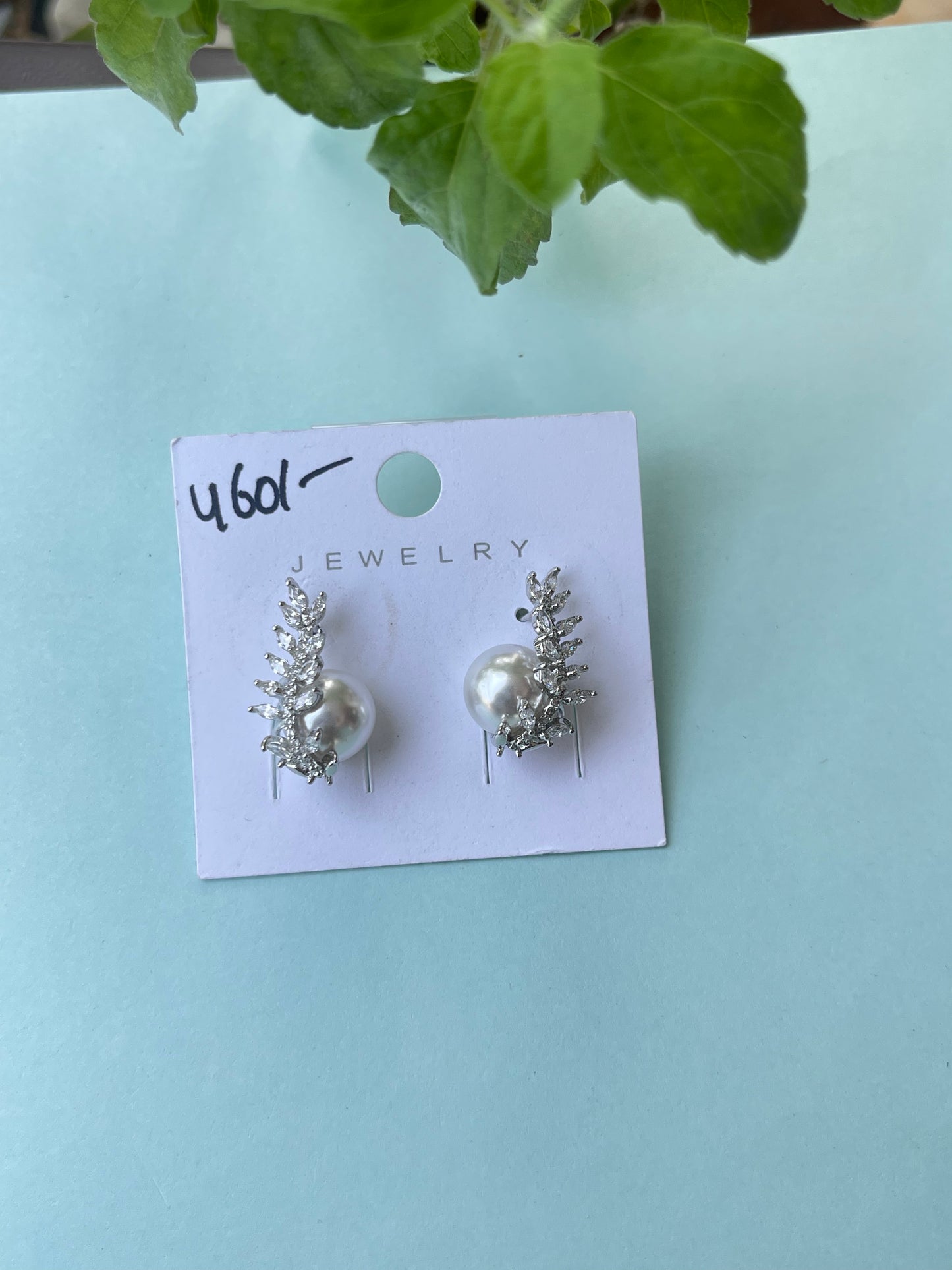 Pearl leaf silver studs