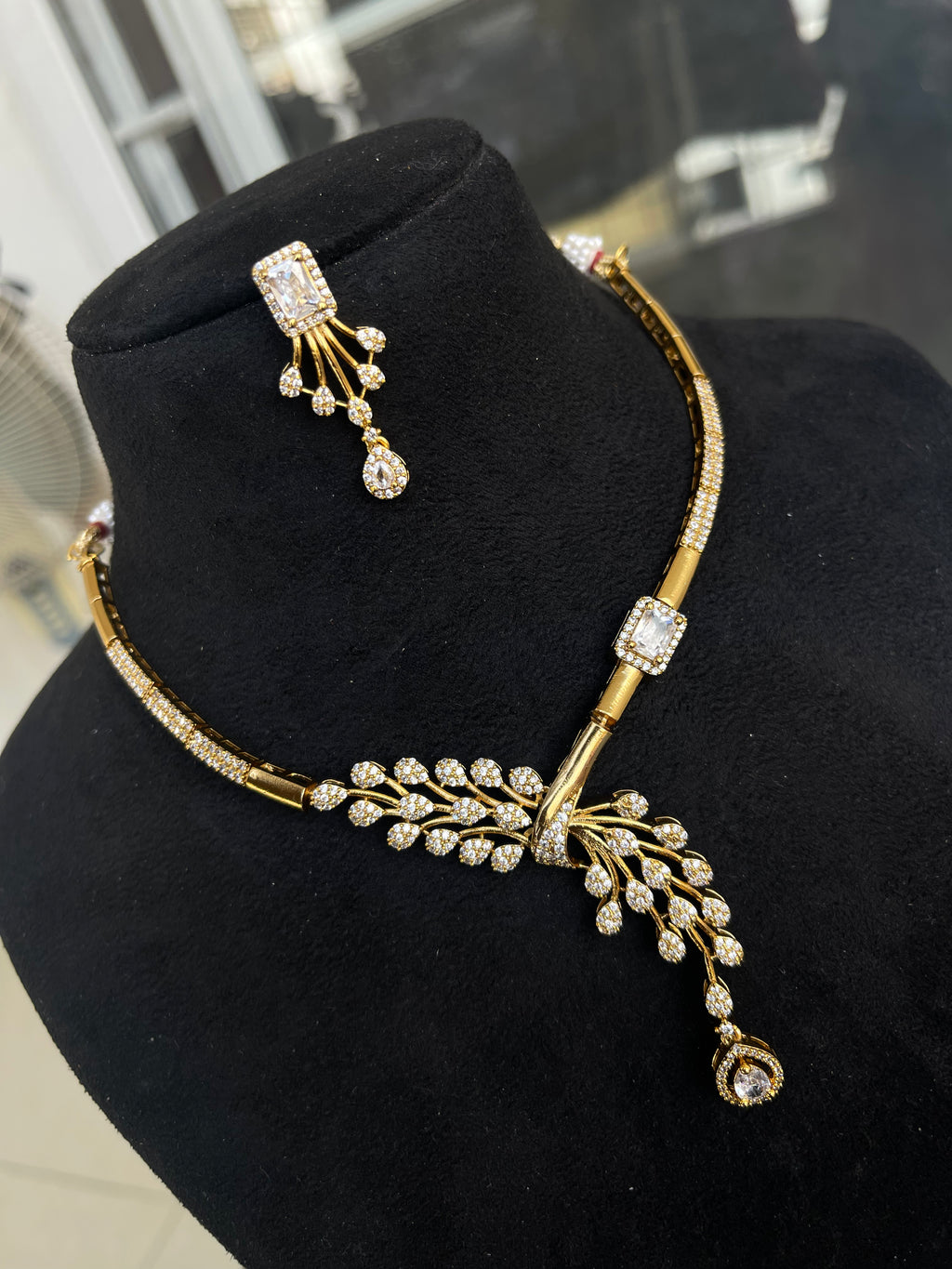 Western Unique Neckset