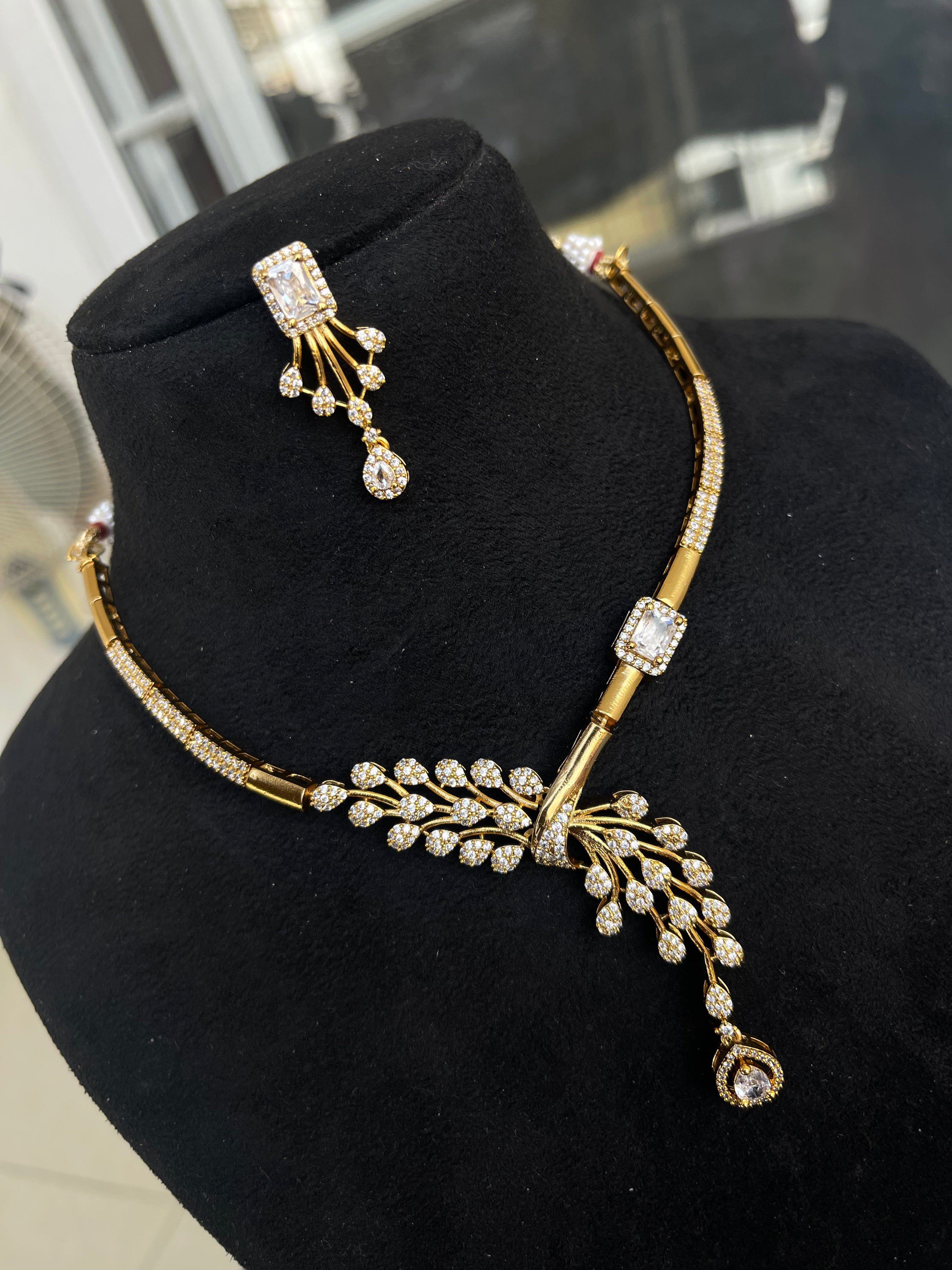 Western Unique Neckset