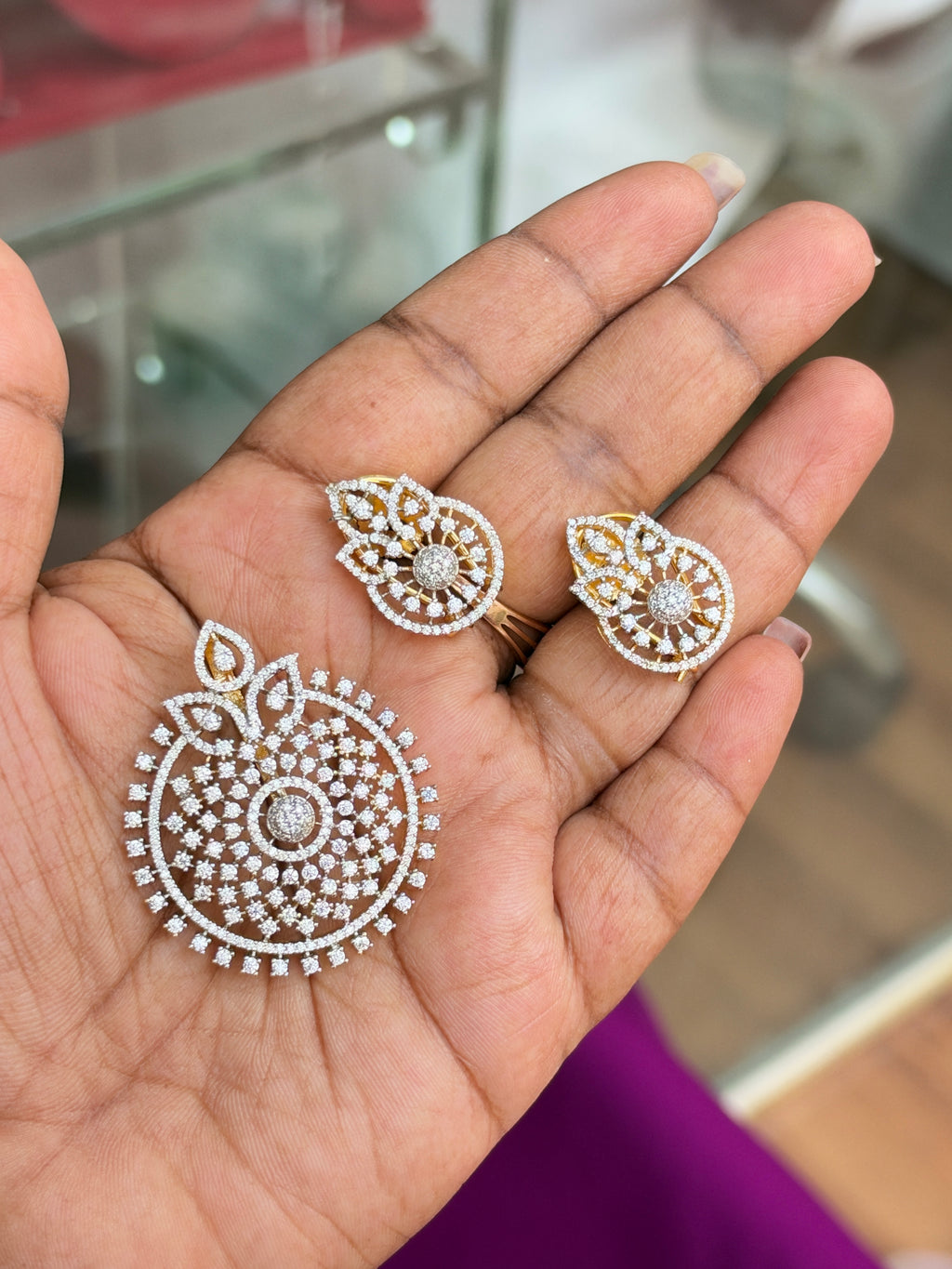 L032 diamond leaf stones design pendant with studs