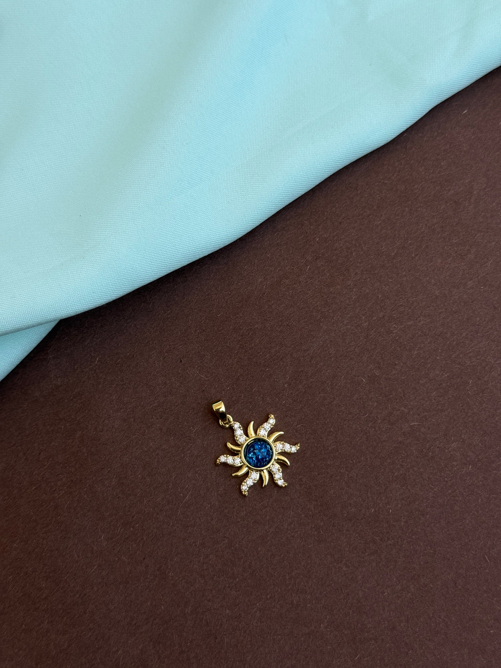 Al014 anti tarnish blue sun charm ( pendent)