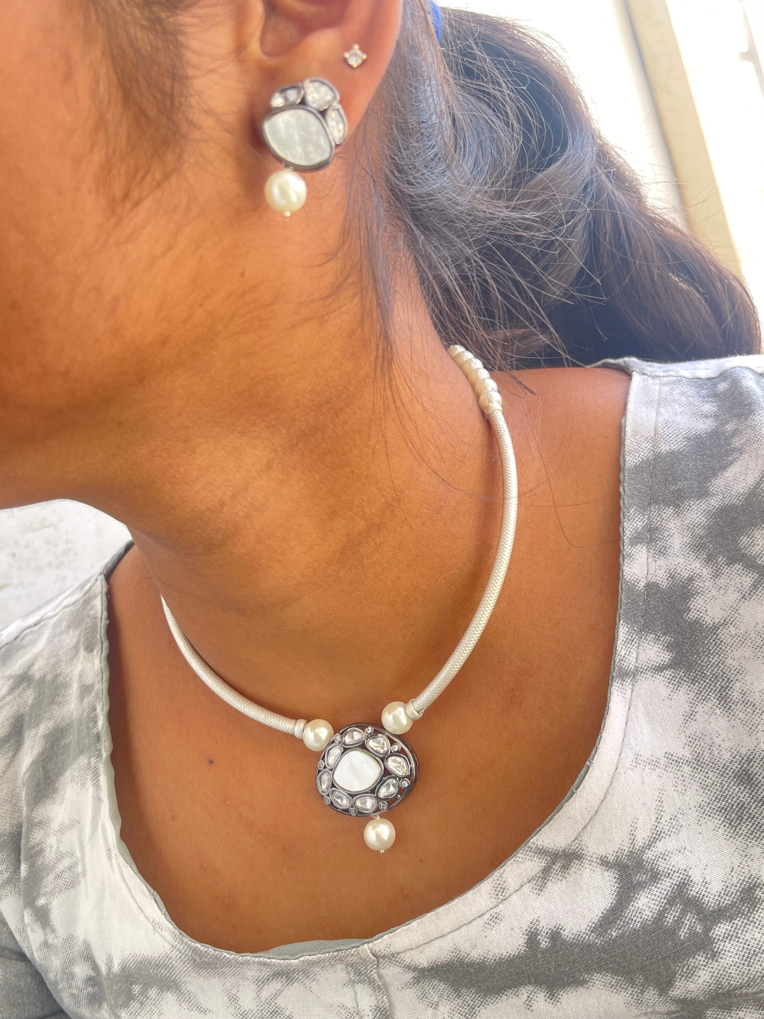 Unique silver thread Moissanite pendant with earrings pr002