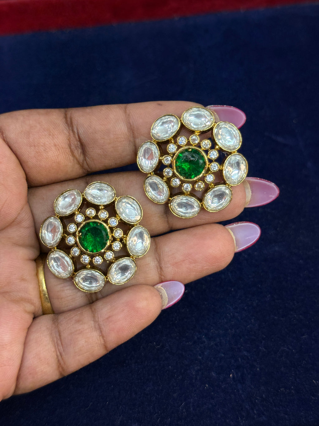 St006 moissanite green back screw studs