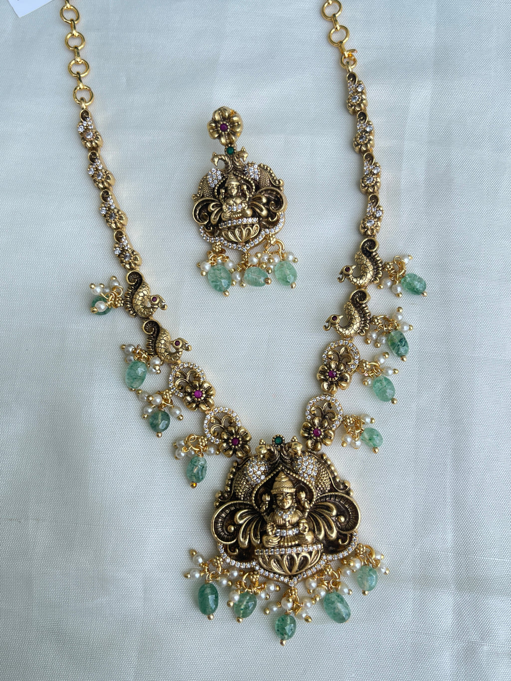 Ns1510 Lakshmi Devi antique neckset with green beads