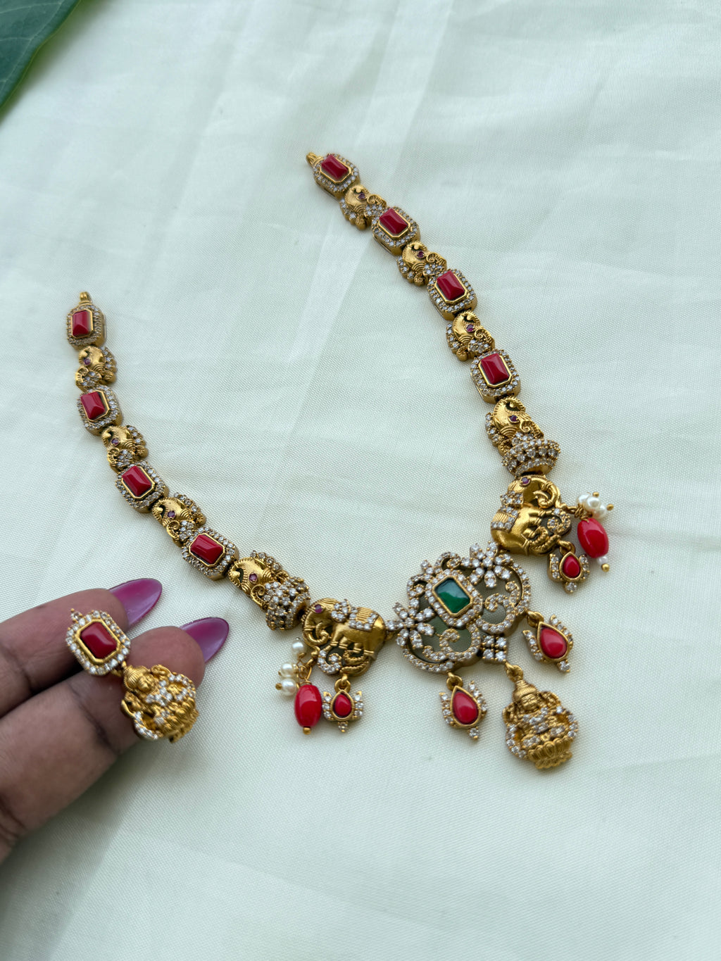 Ns263 elephant lakshmi Devi corals short neckset