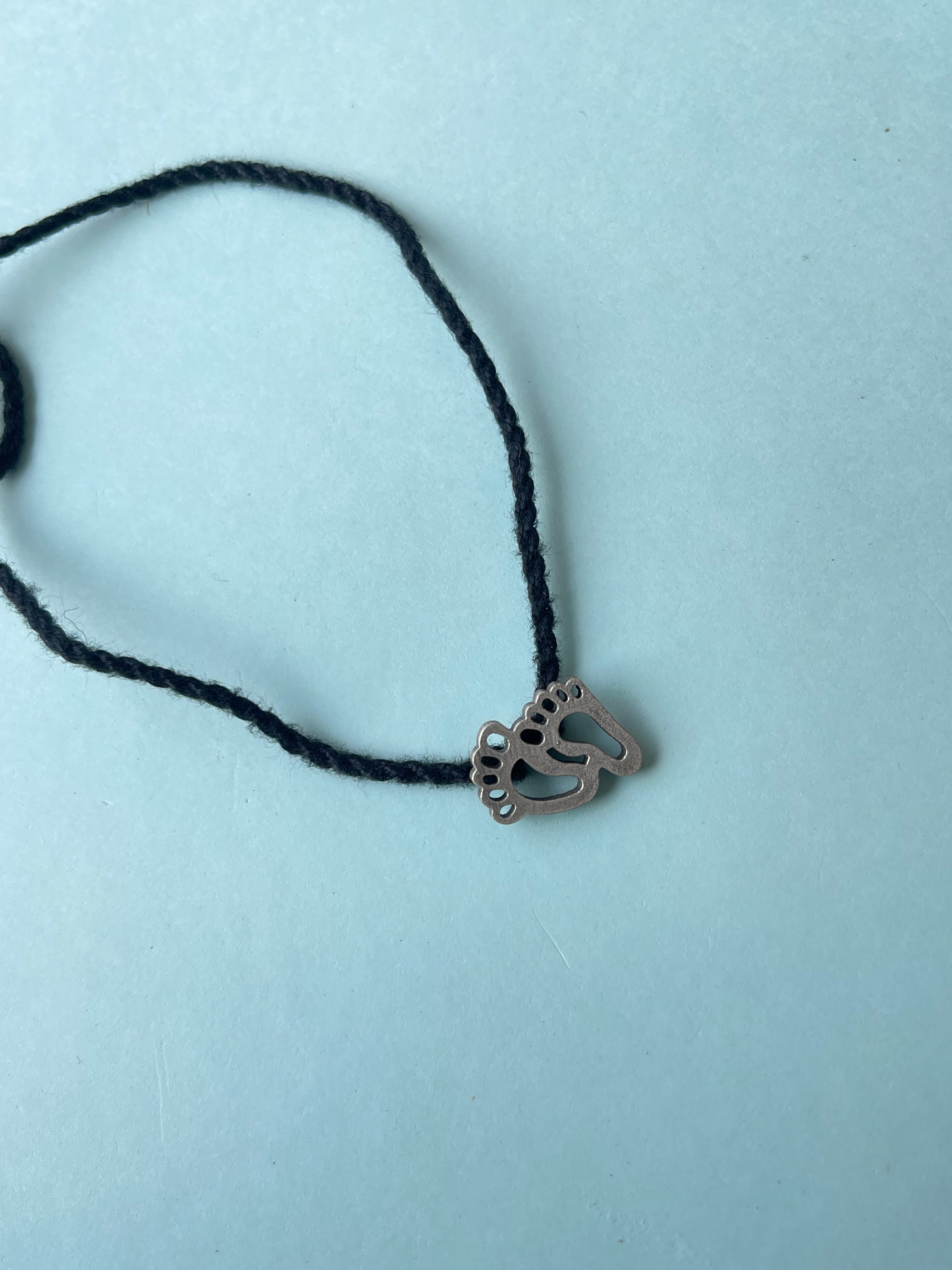 Black thread adjustable anklet