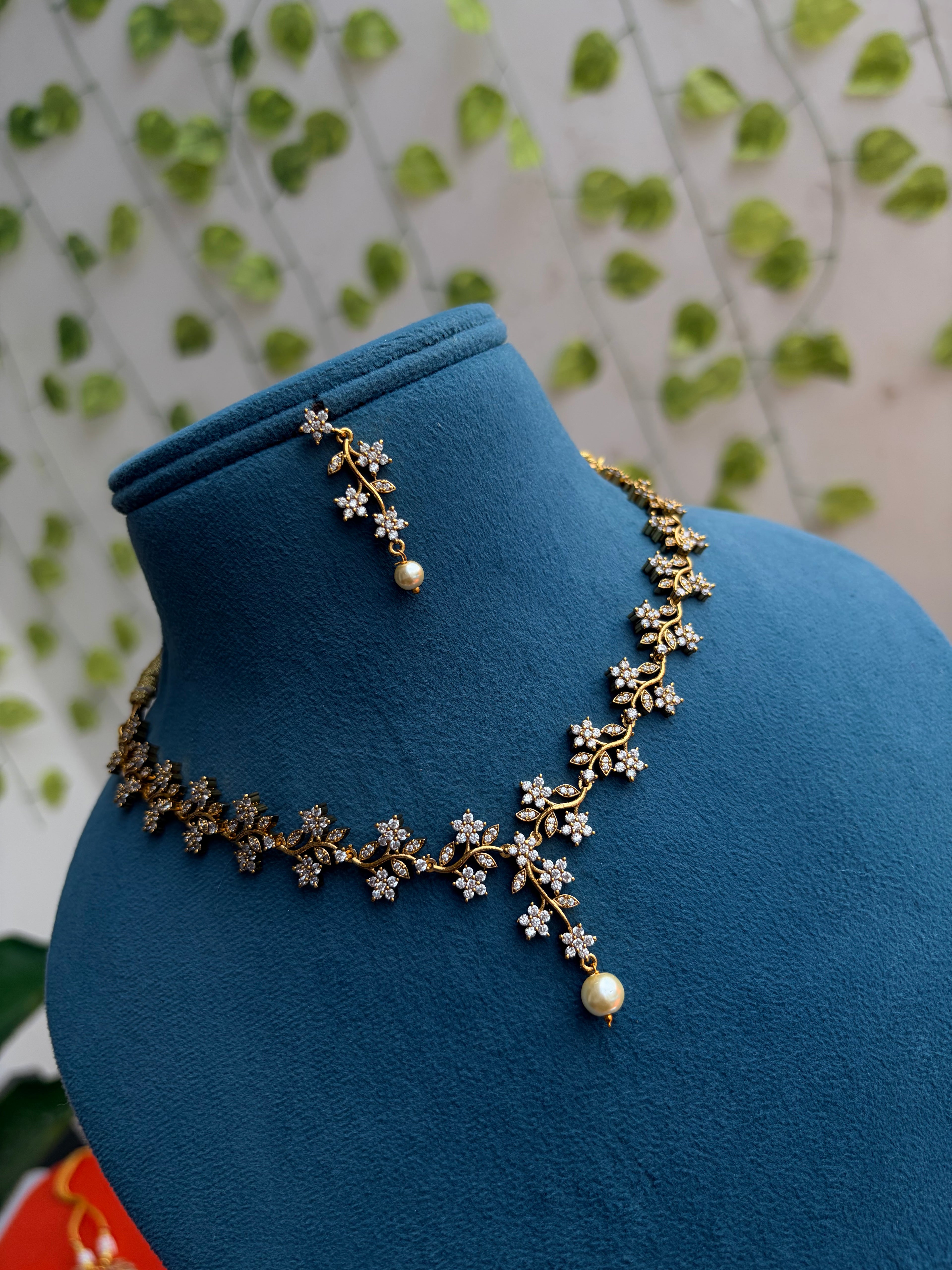 Simple Flower design Pearl drop Neckset with Earrings Ns942