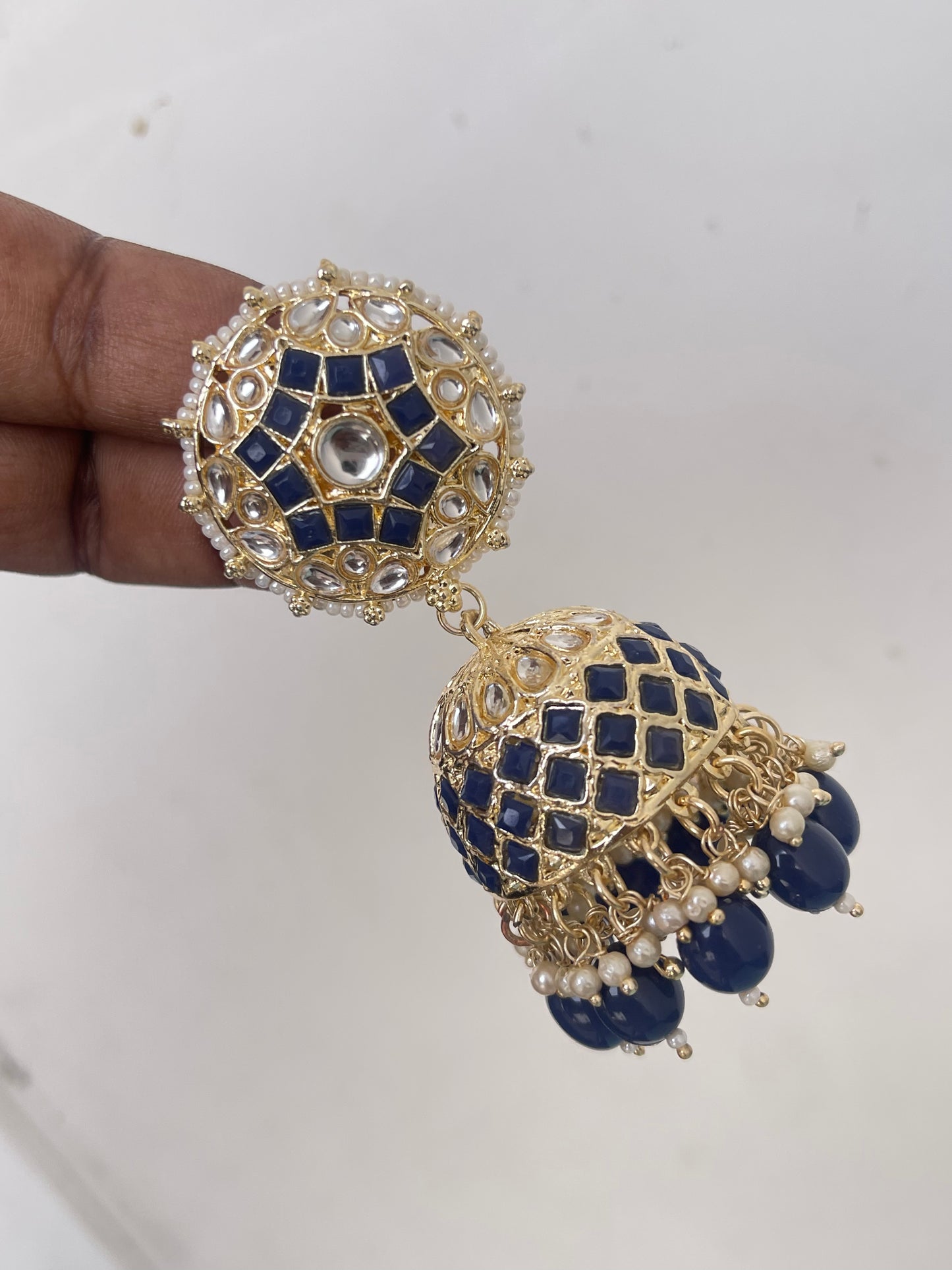 Round Kundan butta Earrings