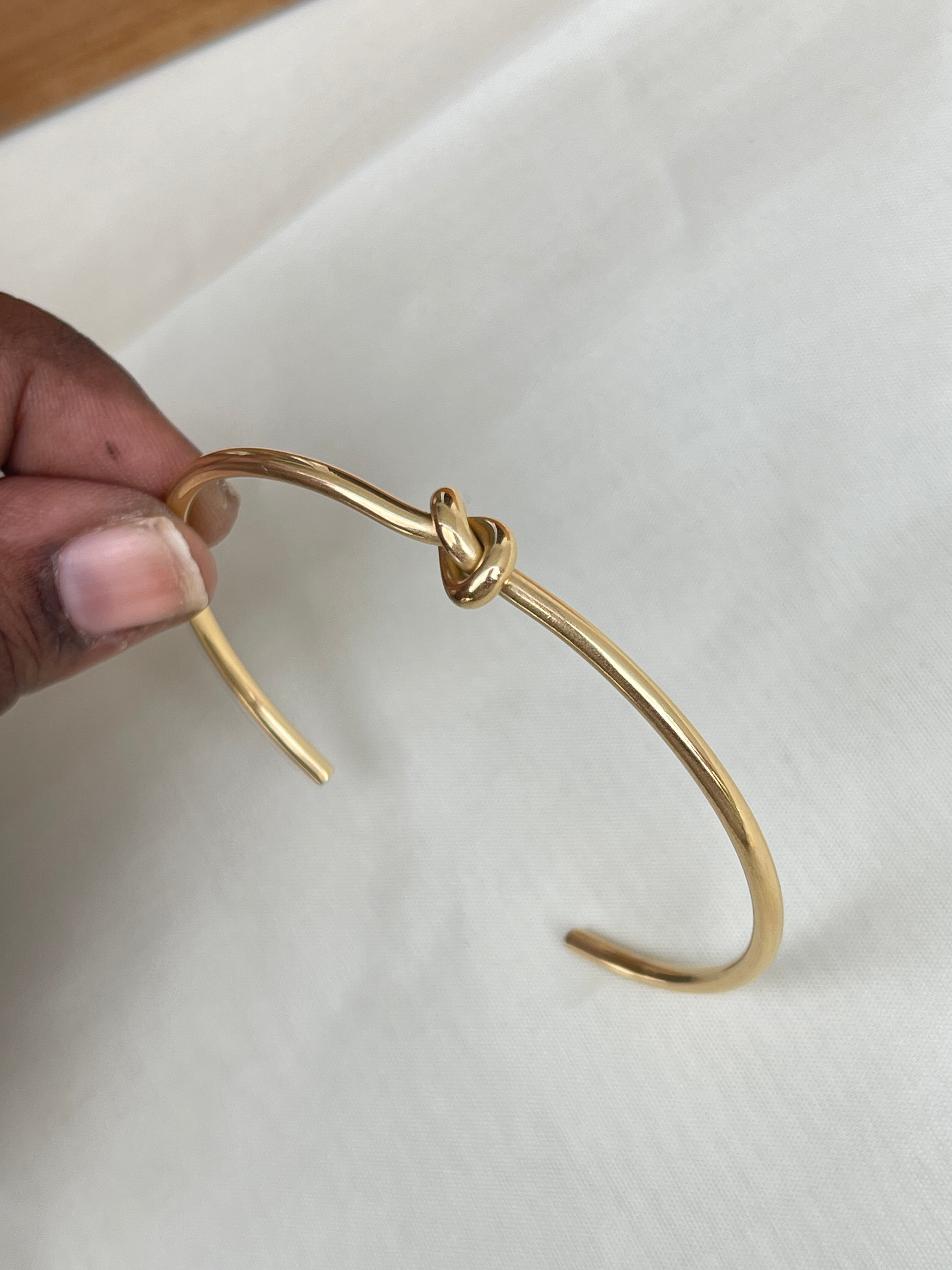 Simple plain bracelet