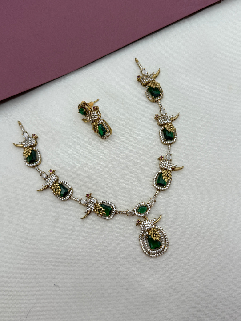 Parrot Neckset with earrings in green color suitable for kids, adults NS630