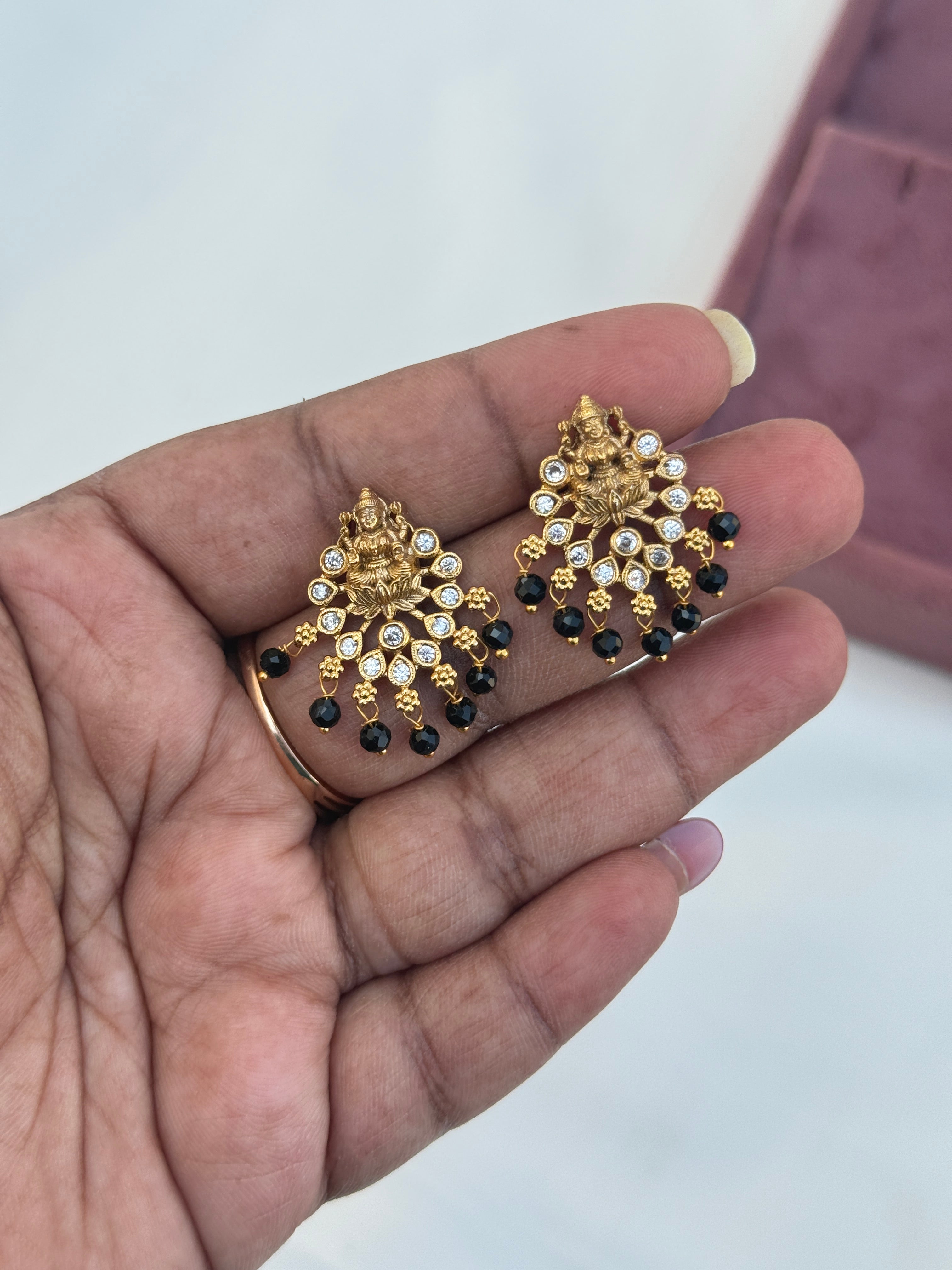 St027 Lakshmdevi  green and black stud earrings