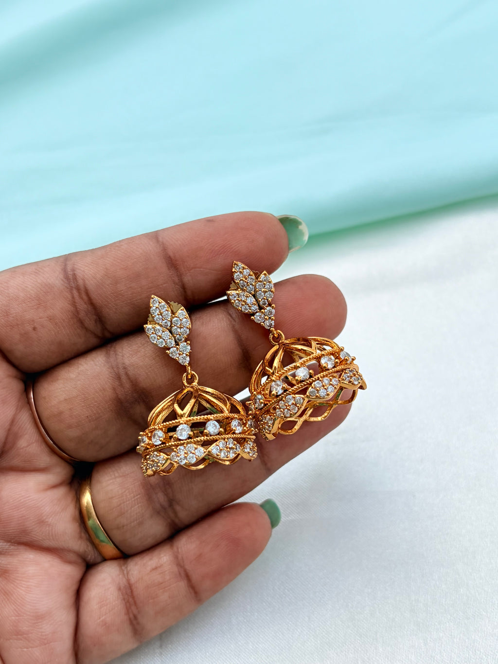 Flower design butta earrings Er954