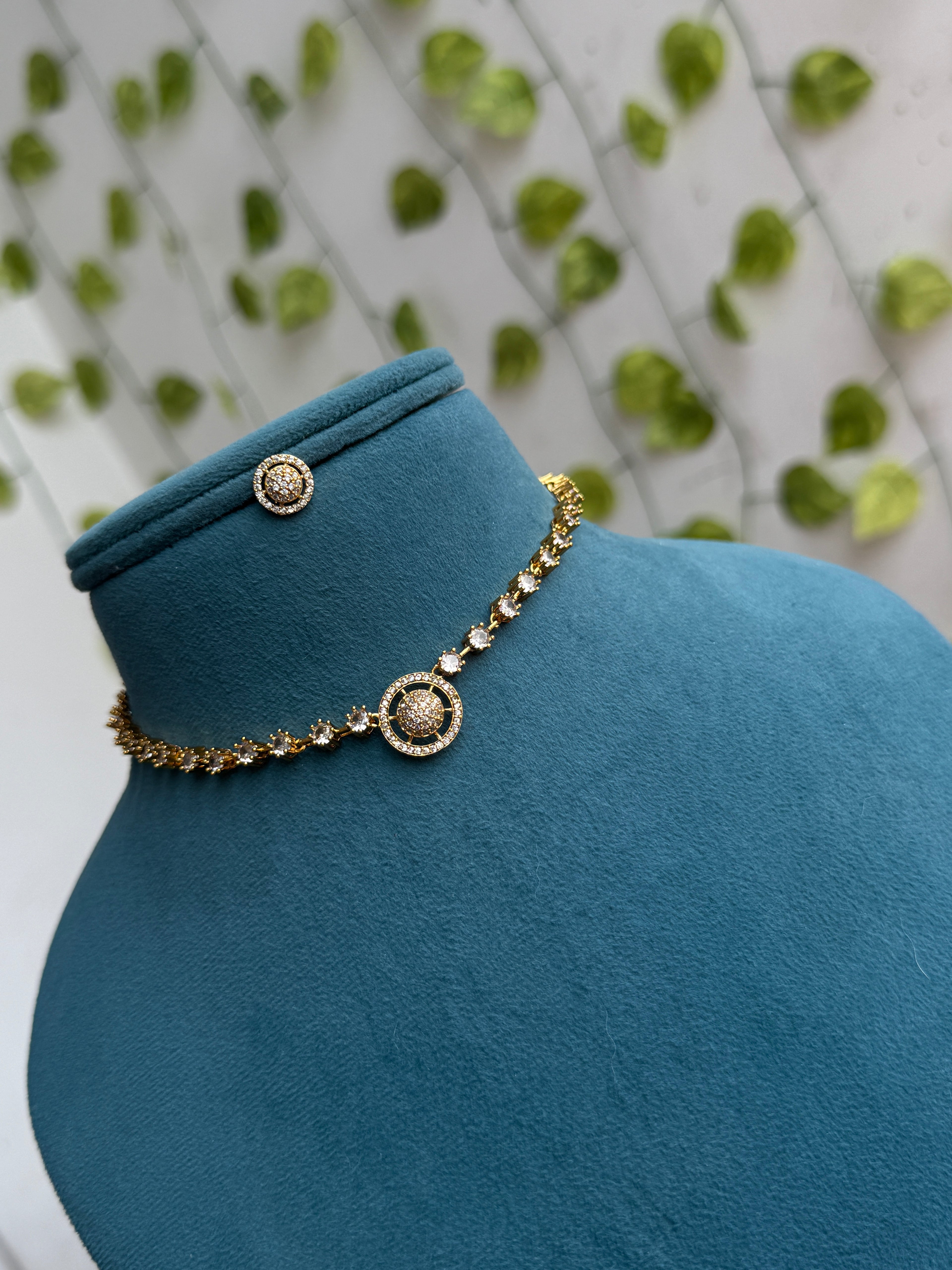 Ns917 short neckset oval pendant with studs