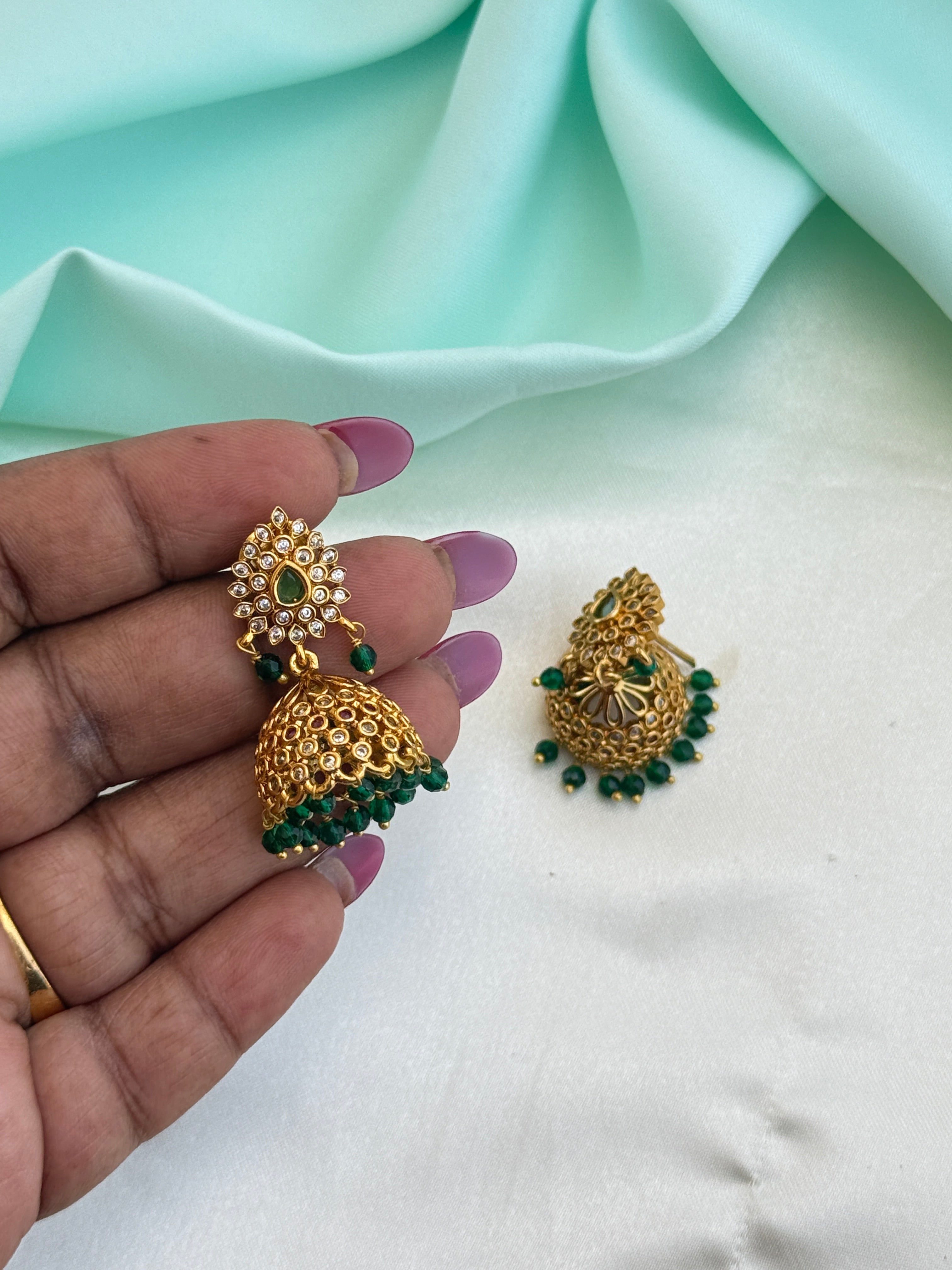 Er249 small butta earrings