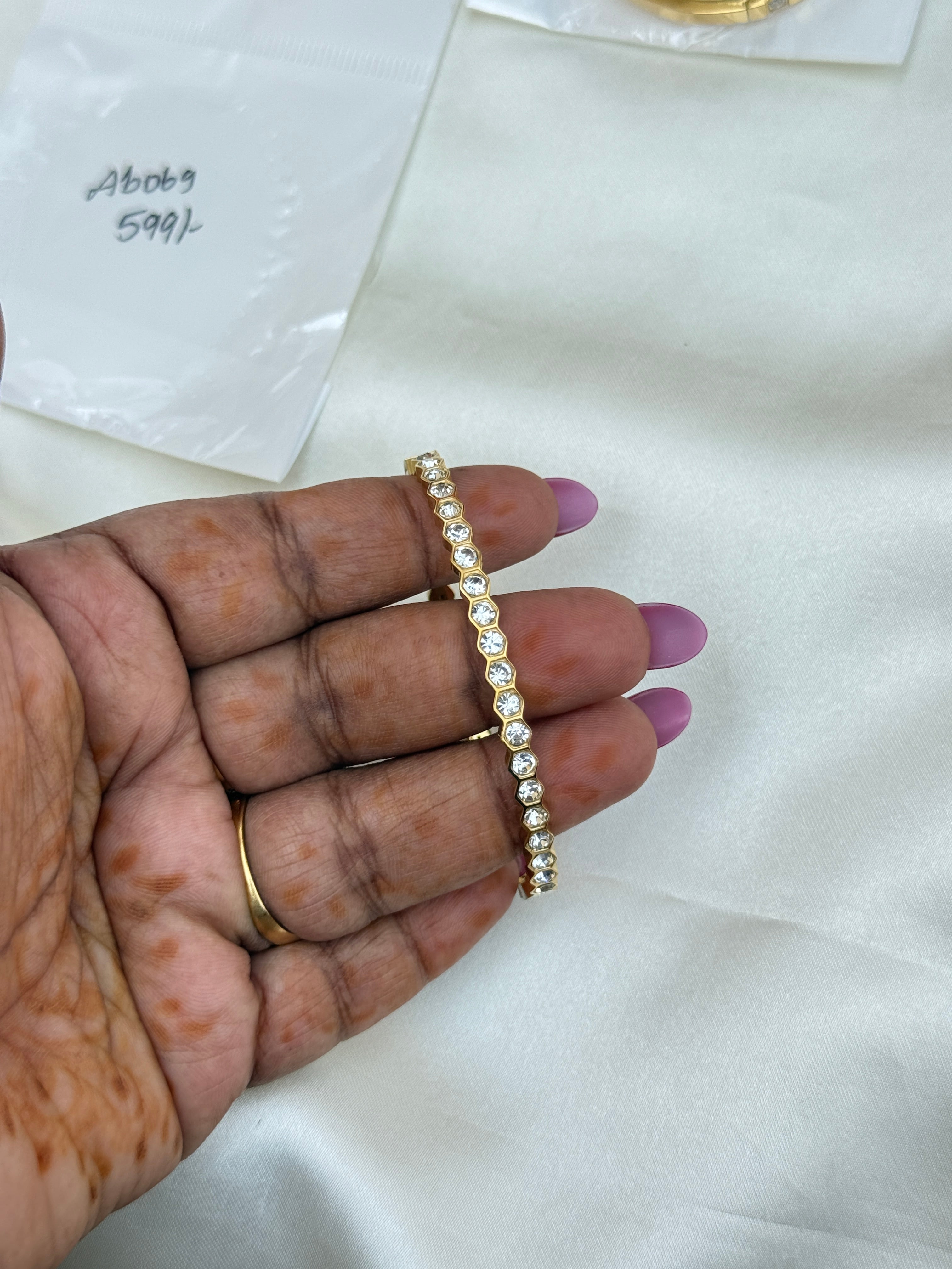 Ab069 anti tarnish stones openable kada bracelet