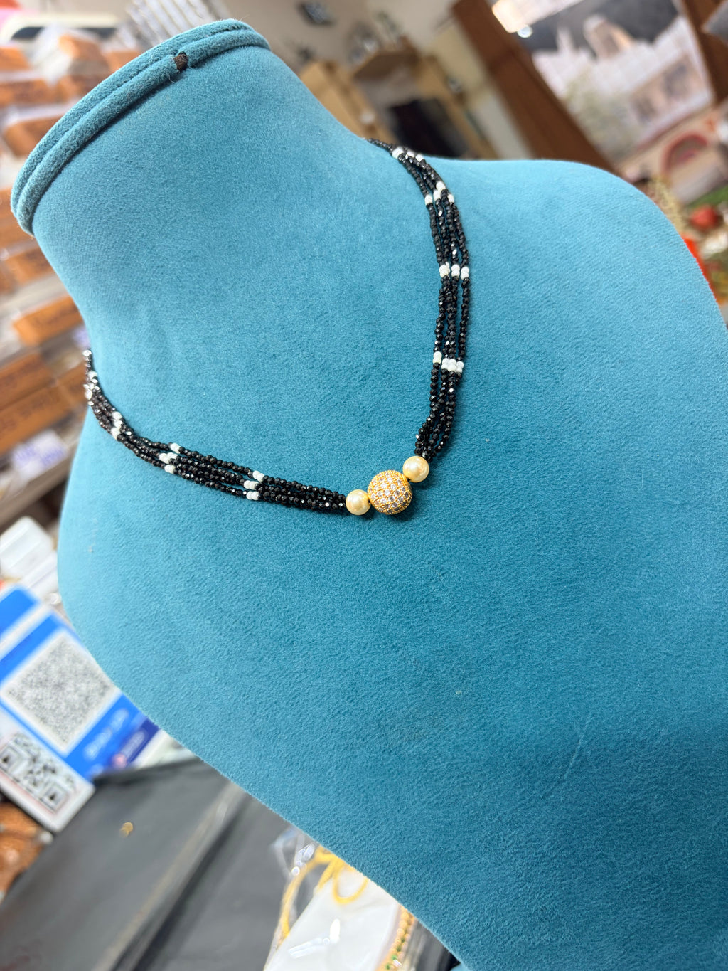 Unique 4 layers 18 inches with white stone gold ball crystal black beads bb357