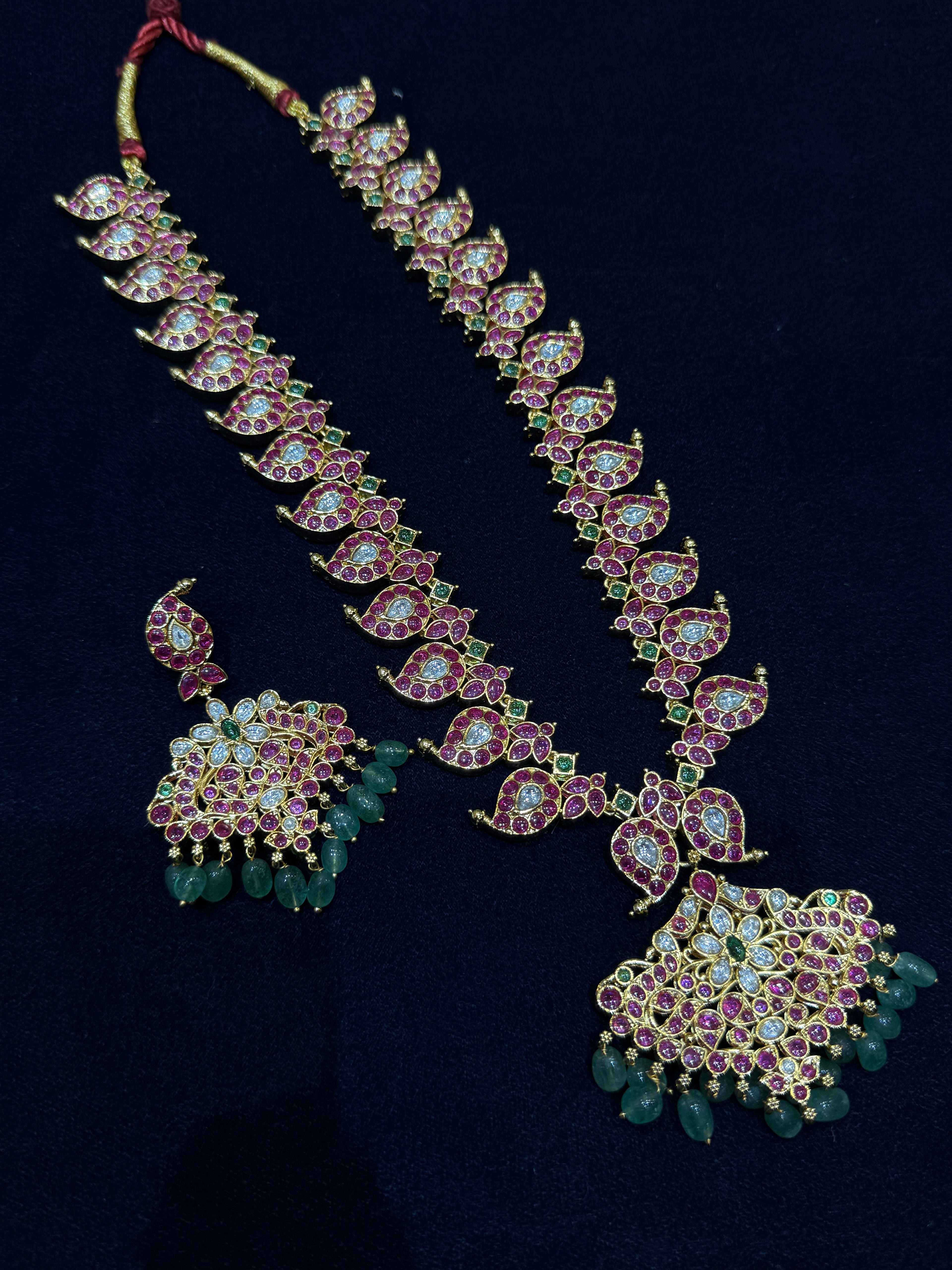 Mh001 reversible mango haram one side is uncut Kundan and the other side is kemp