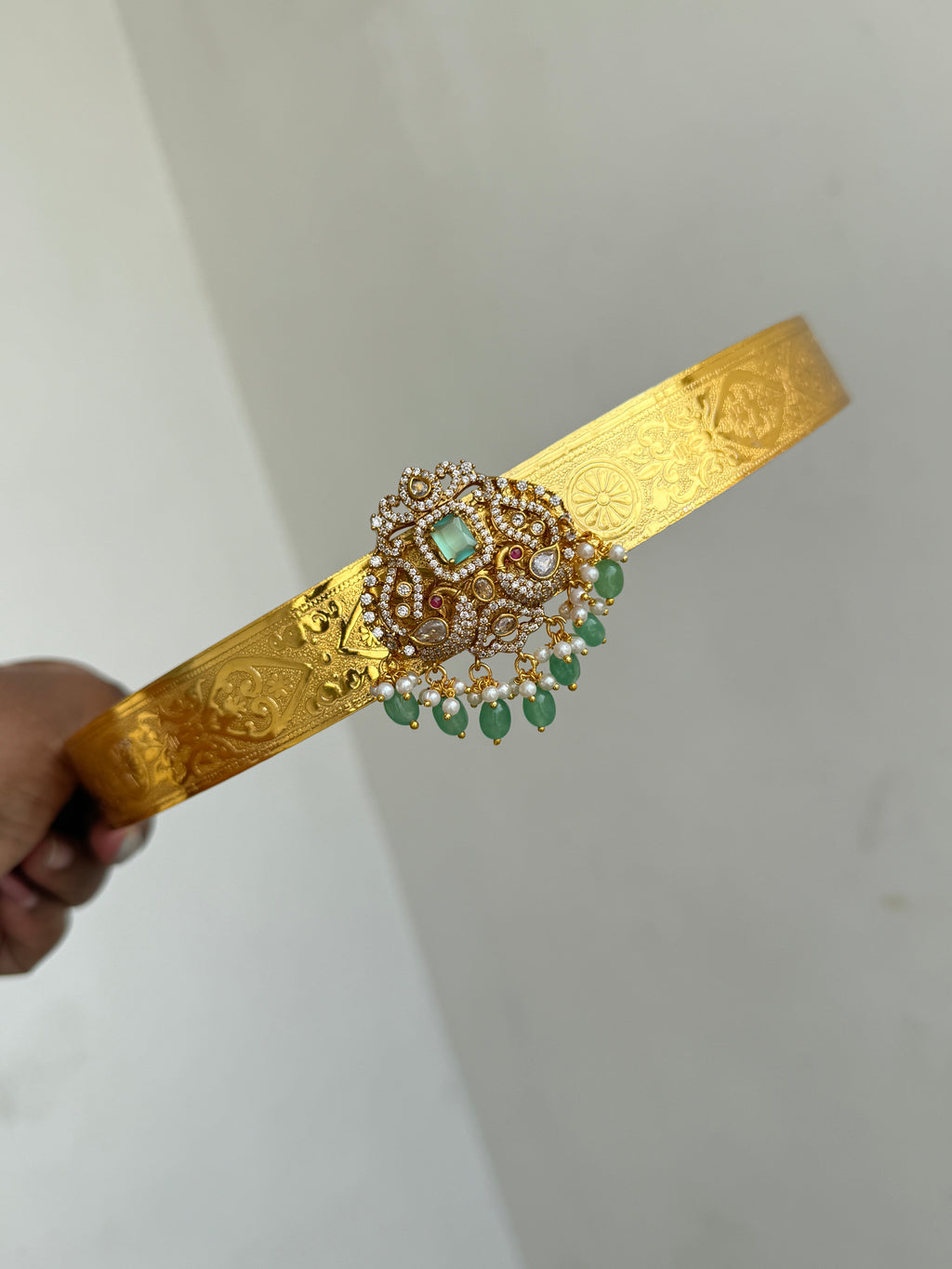 Hb622 dual peacock medium texture hipbelt with light green beads