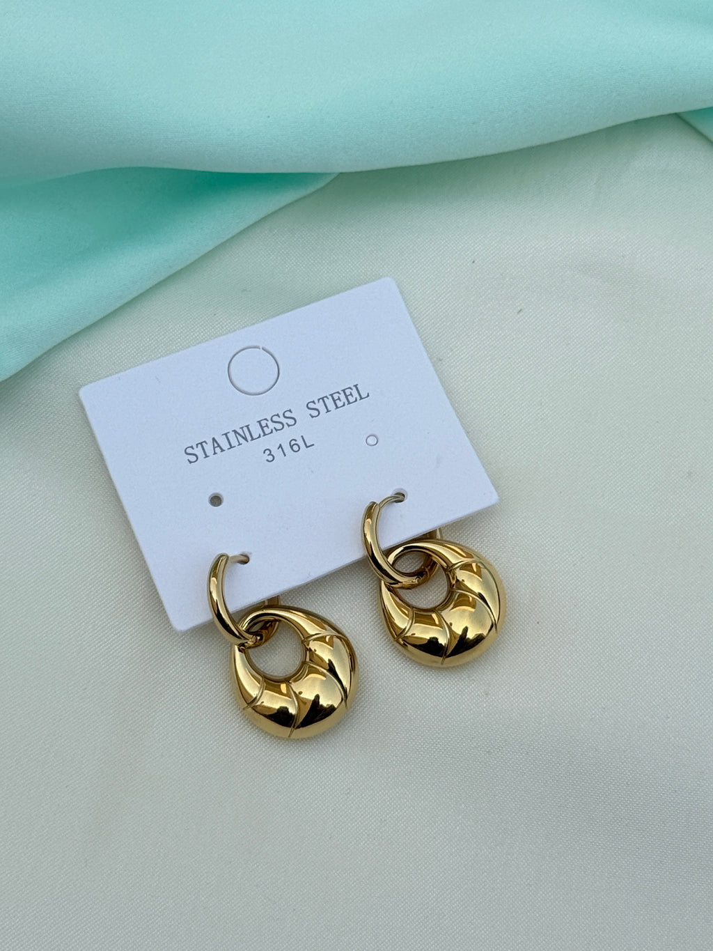 Er276 anti tarnish locksystem earrings