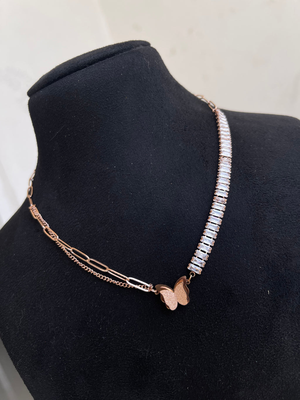 Butterfly pendant dailywear chain one side with 2 layers